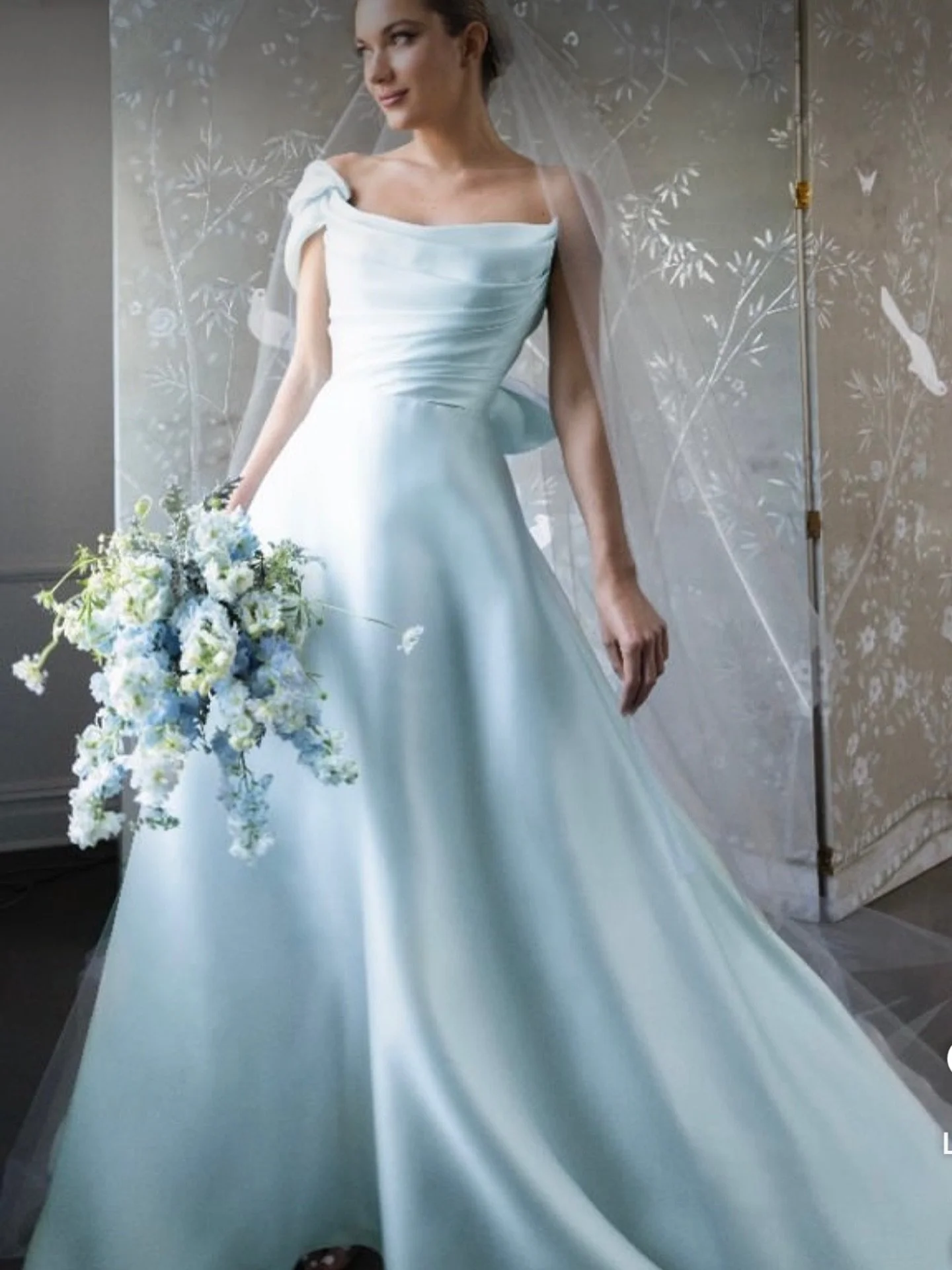 Something blue&hellip;.who says you have to wear white on your wedding day. What do you think? 

#romonakevezabridal #romonakeveza #romonakevezabride #Something blue #luxurywedding #luxurybride #couturebride 
#quietluxurywedding #quietluxury #quietly