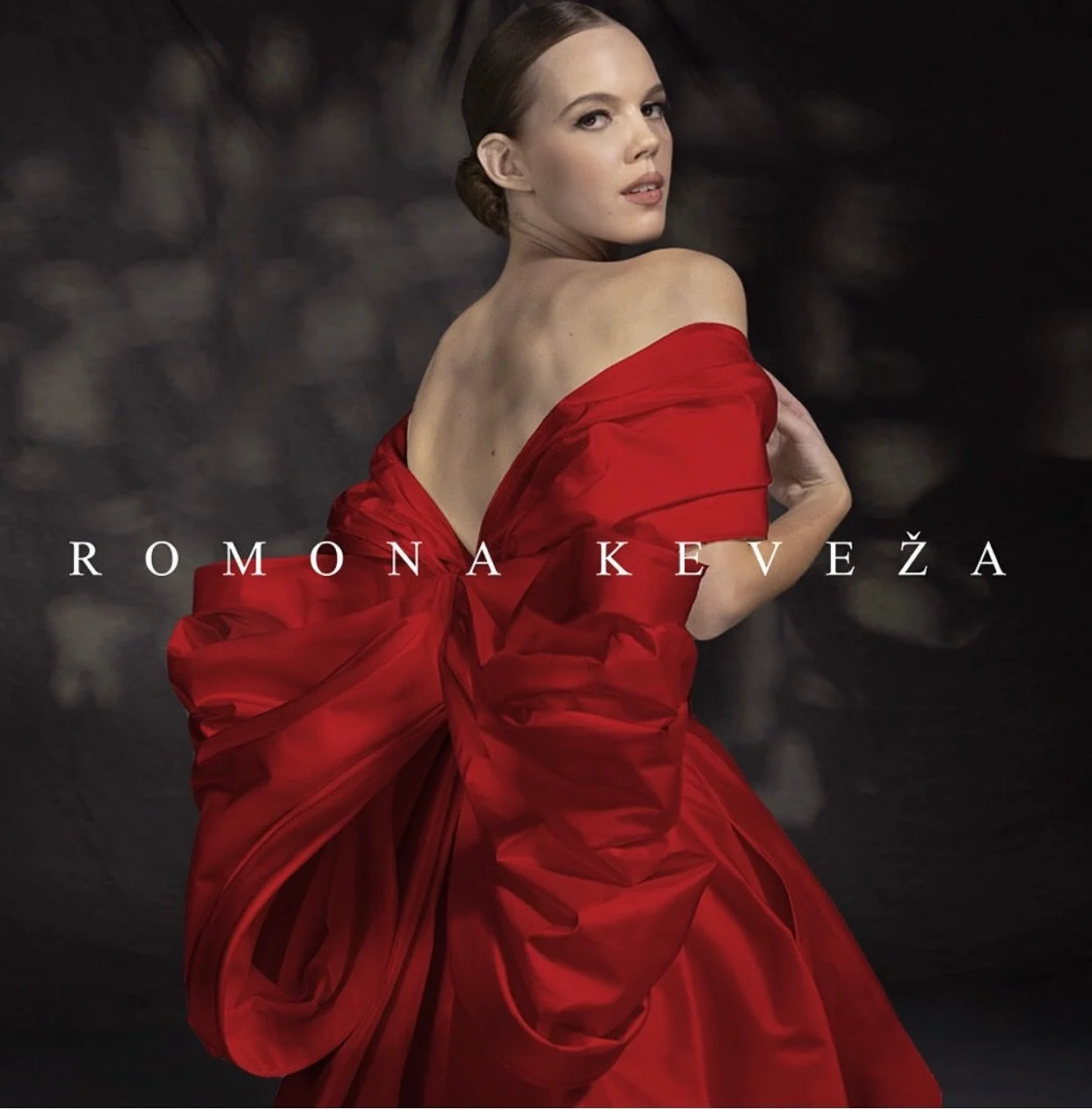 All wrapped up

#romonakeveza #couturedress #luxurygown #luxurygowns