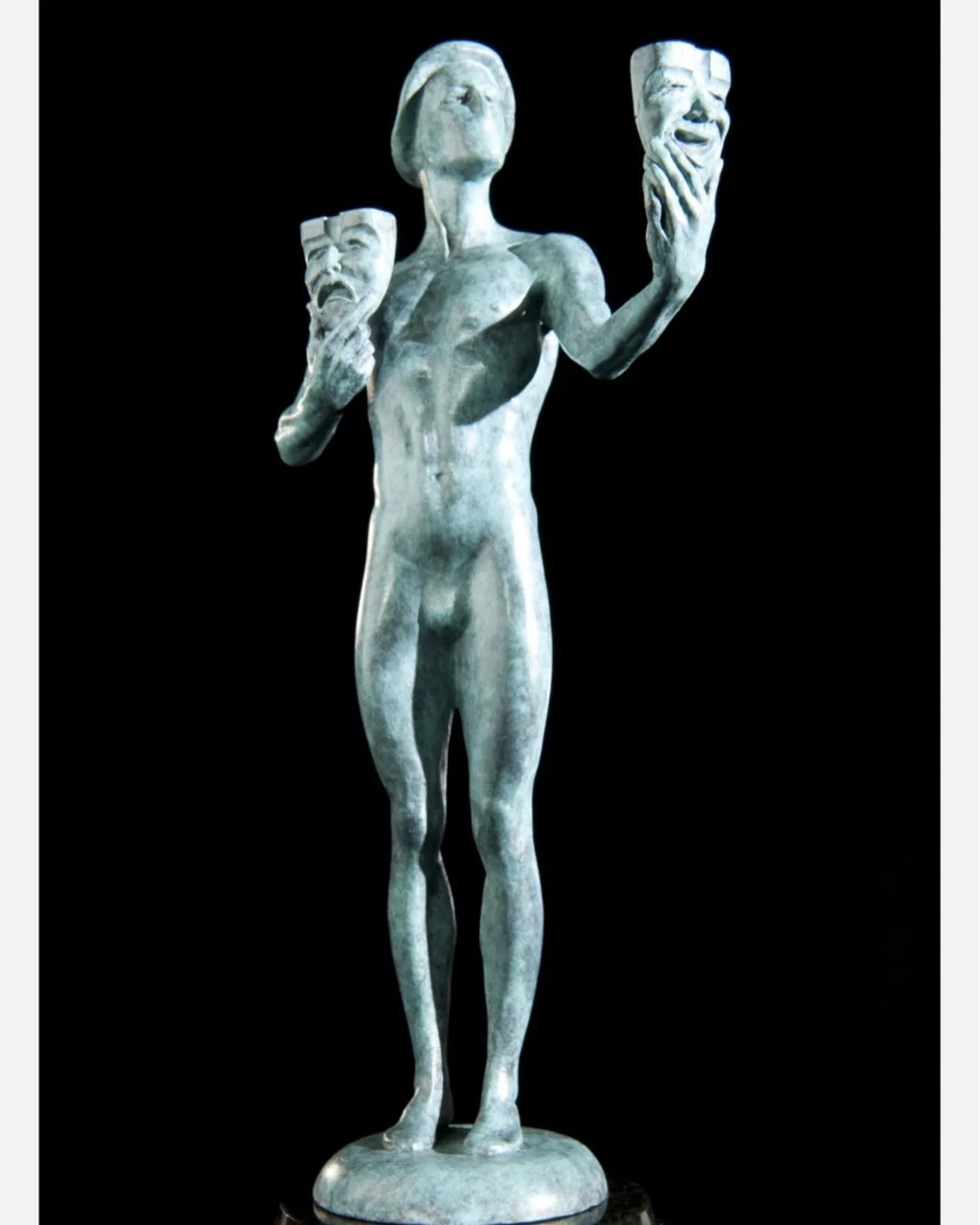 Known as the SAG Awards for more than 30 years, 
the Screen Actors Guild decided to change the name to 
Simply the Actor Award. What do you think?