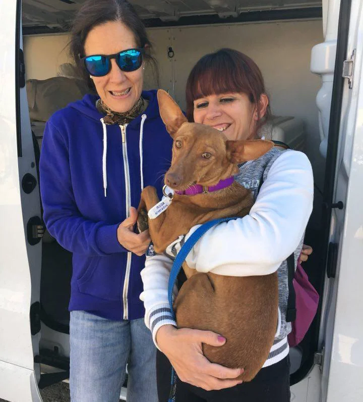 Argos founder, Beatriz Sanchez-Elvira Ribas, w ith rescuer Rosa Maria Barios and Rosa.