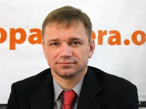 HE Iulian Fruntasu