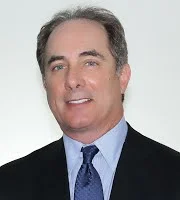 Fred Kardonski • Por 7 años Presidente y representante legal de Towerbank International, Inc. Forma parte de la directiva de la Fundación Amador.