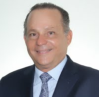 Alberto Alemán Zubieta • Por 5 años Exadministrador del Canal de Panamá. Ingeniero civil e industrial, titulado en la Universidad de Texas A&M.