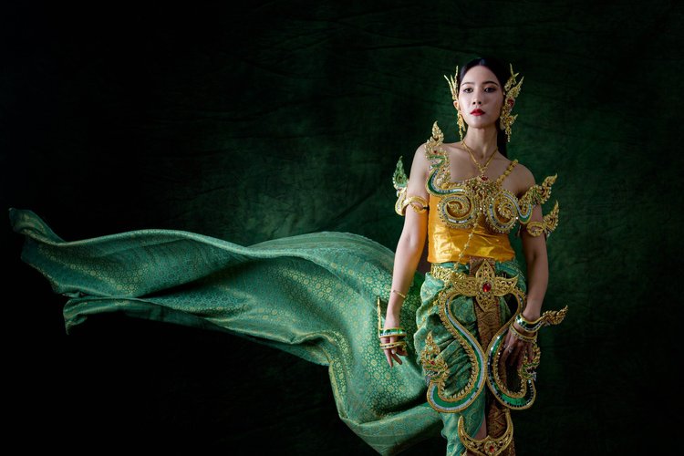 thai bride green.jpg