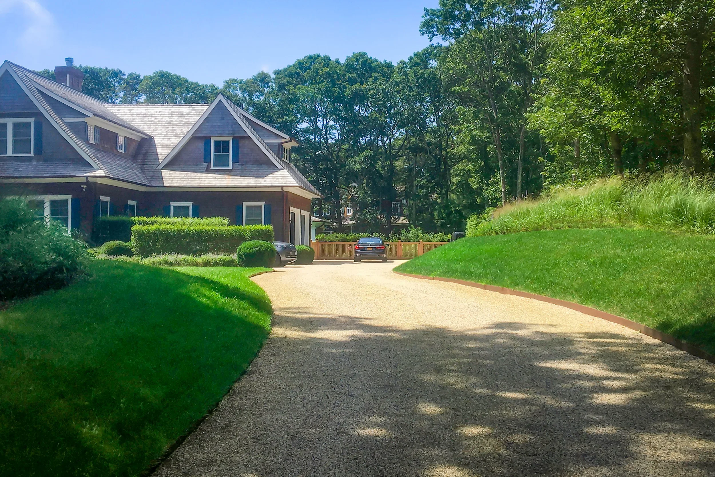 hamptons_longisland_ny_garden-landscape-designer_published_award-winning_boxwood_grasses_driveway_summer-garden.jpg