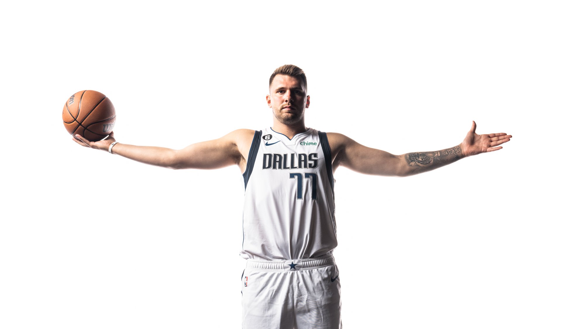 2022-2023_MAVS_MEDIADAY_DONCIC-0027.jpg