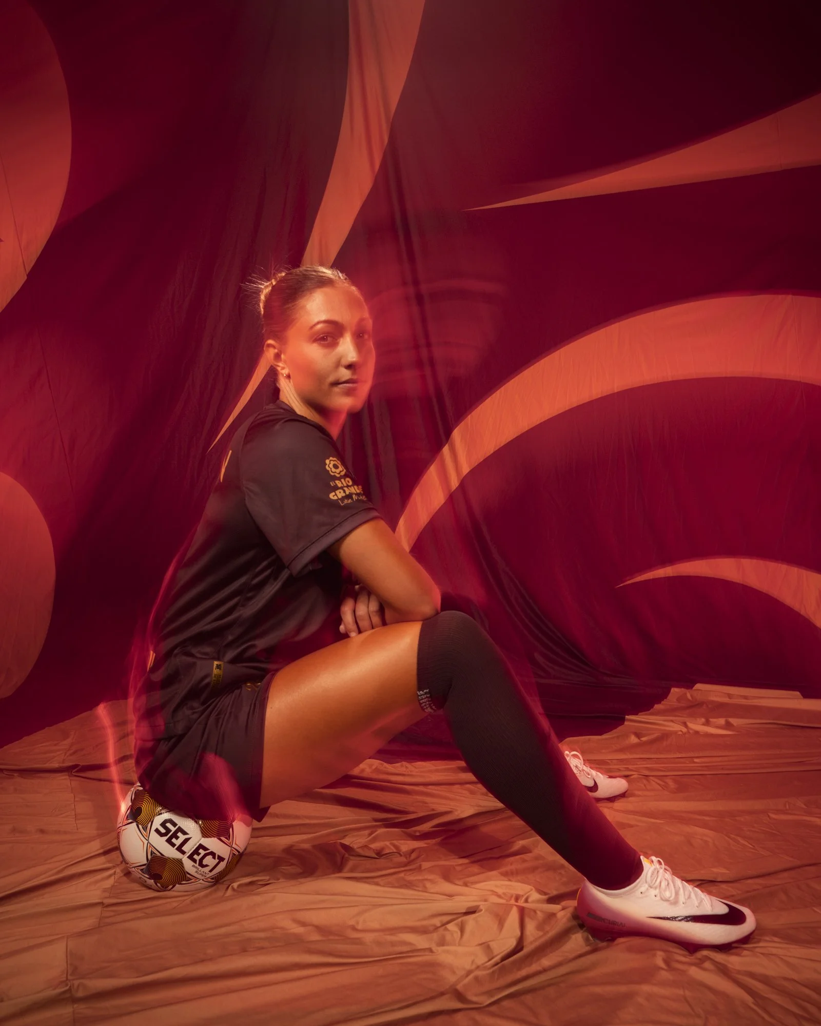 25-26_FC-TRINITY_HANNAH-DAVISON_0036.jpg