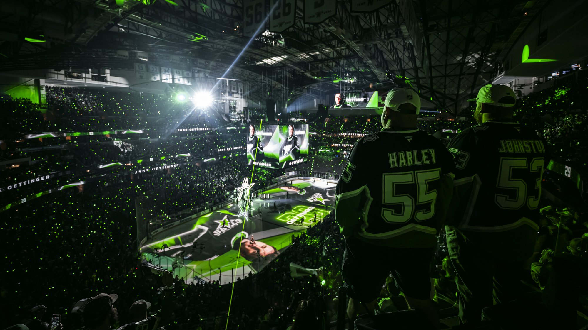 04212026_STARS_WILD_RD1_GM2_FANS-0012.jpg