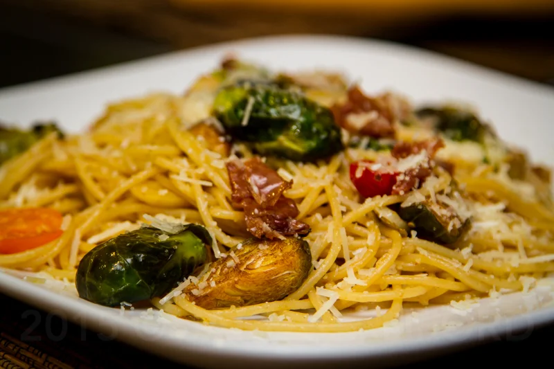 BRUSSELS SPROUTS PASTA WITH PROSCIUTTO AND FRESH TOMATOES 