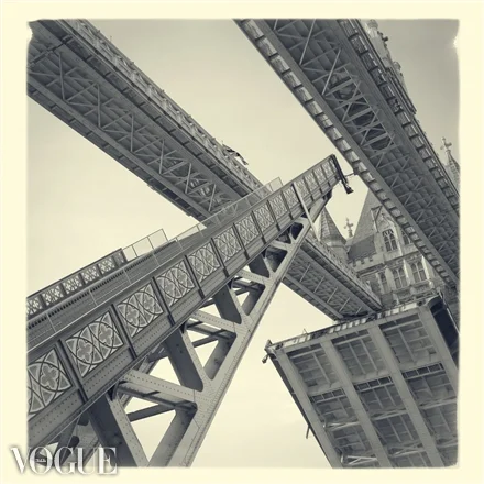 "TOWER BRIDGE 02D" - Published on VOGUE.IT