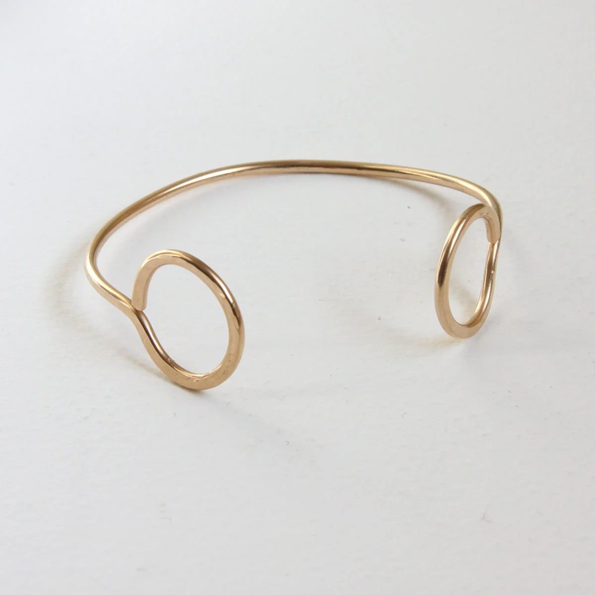 SS19 loop bracelet_side.jpg