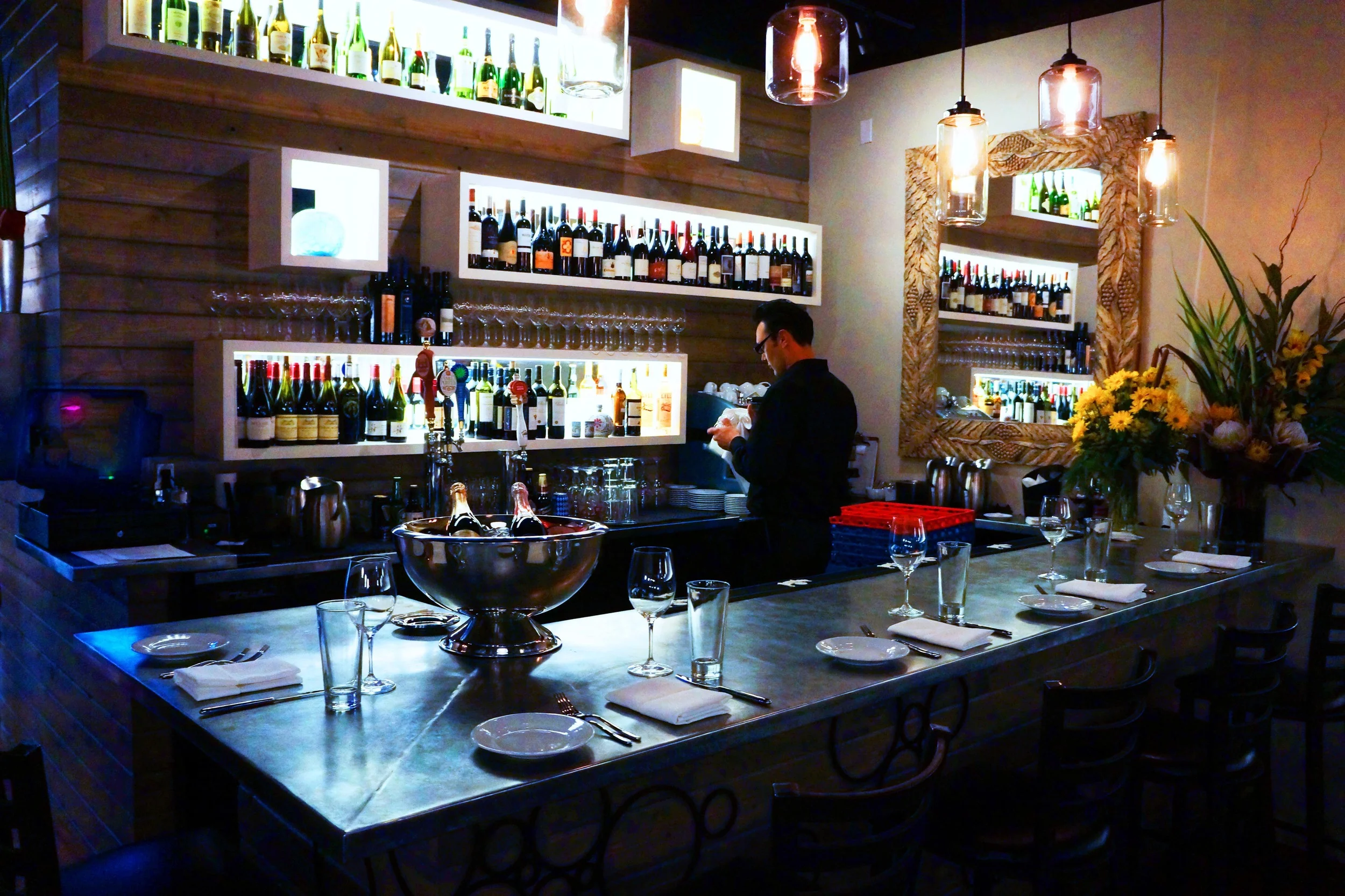 Bar 1.jpg