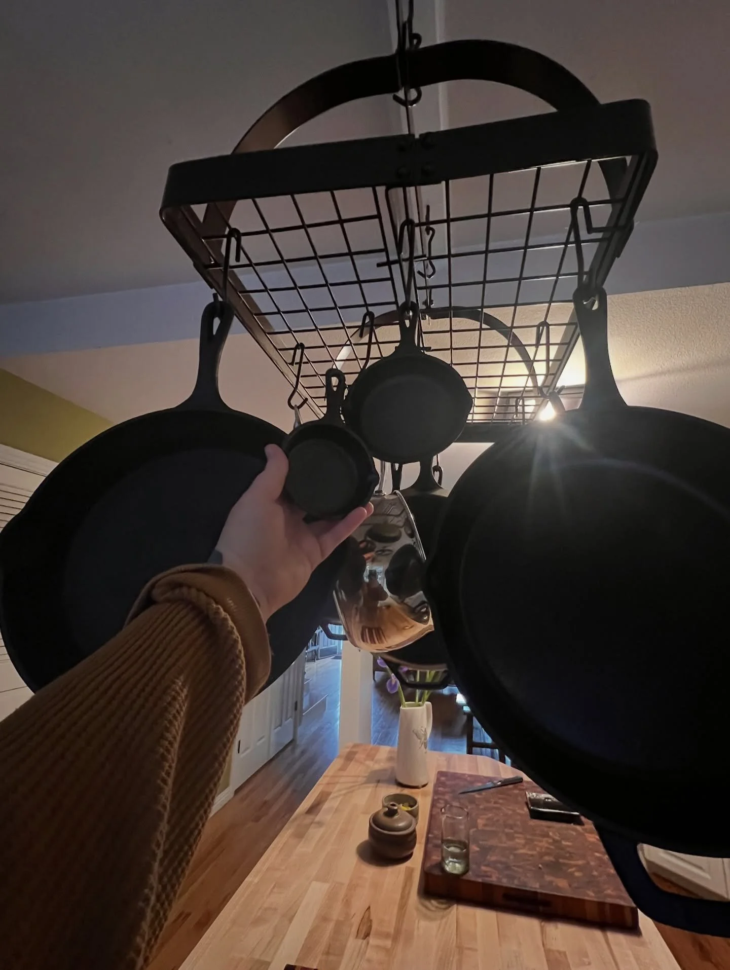 You need to understand one thing about M: they love tiny things. @looppulsipher brought them the tiniest cast iron pan. M is in love with this pan. Truly. (Many thanks, Loop)