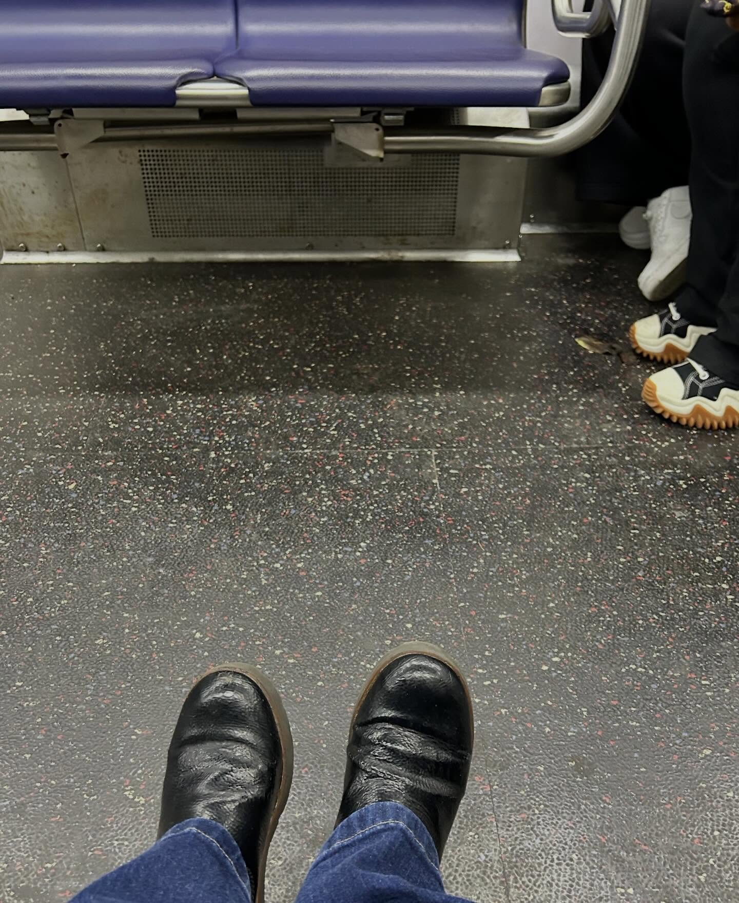 Everywhere, I tell ya! DC metro subway car coming home from seeing @alexedelman at @sixthandi? Check! #bananasofmyrun @metroforward