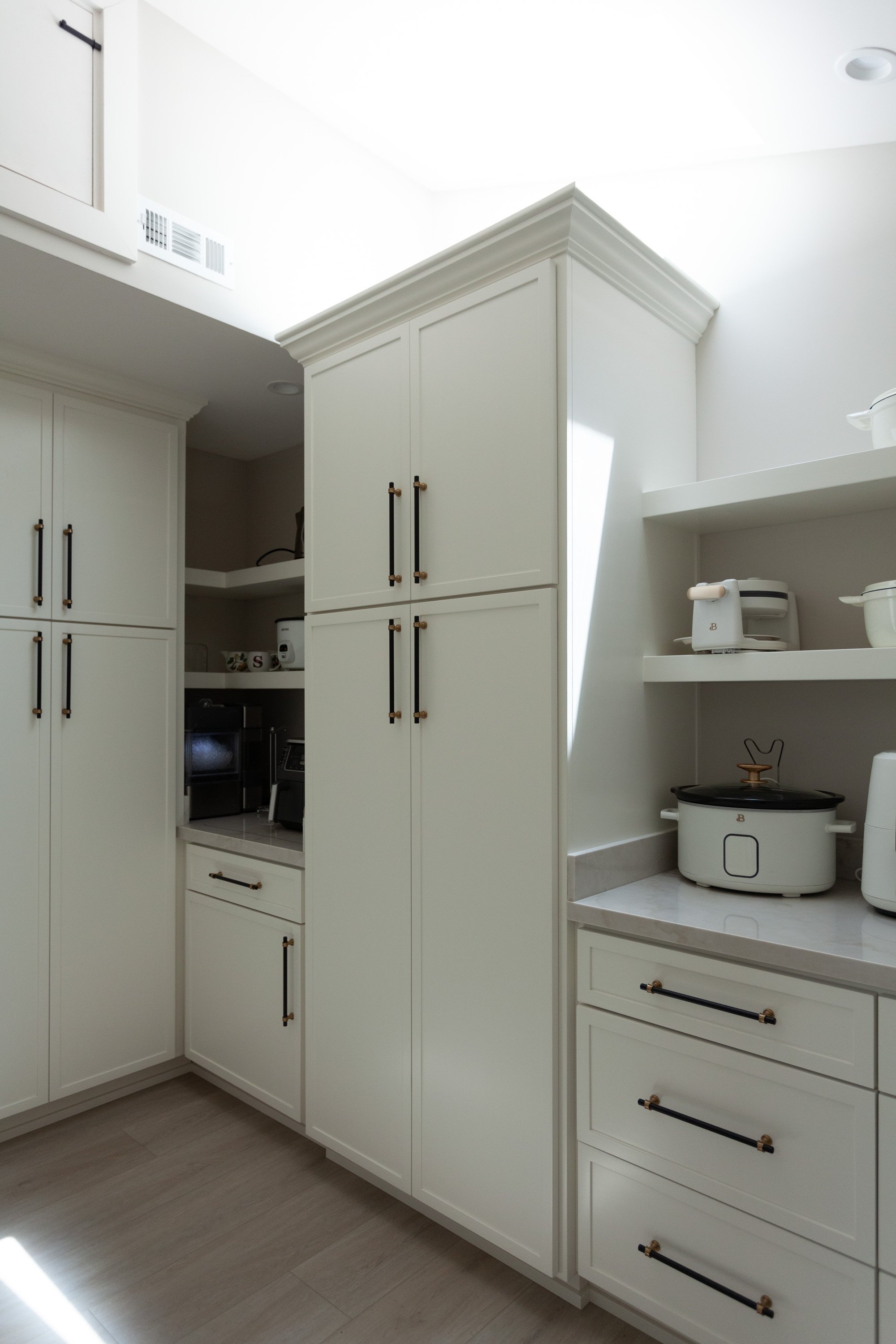 Kitchen Pantry-3_AAA.jpg