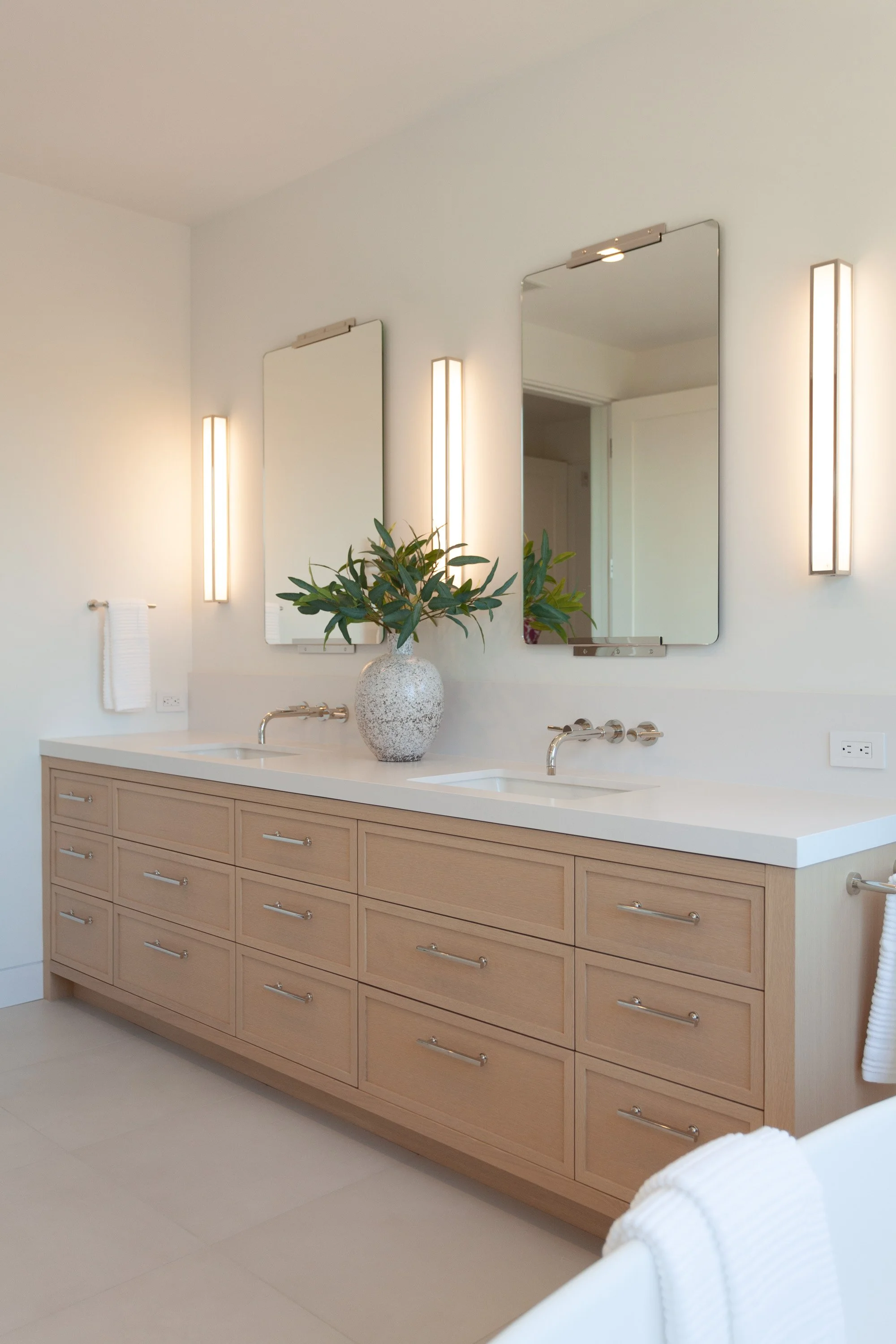 Primary Bathroom-5.jpg