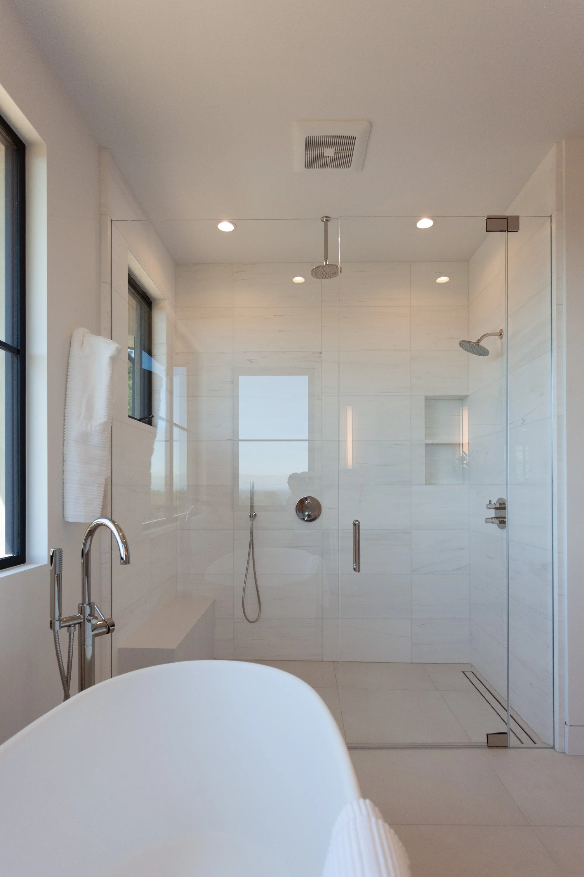 Primary Bathroom-12.jpg