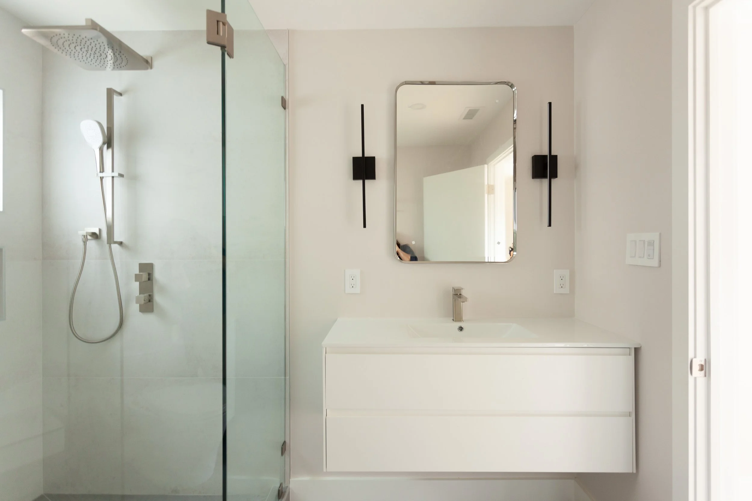 Bathroom Two-2.jpg