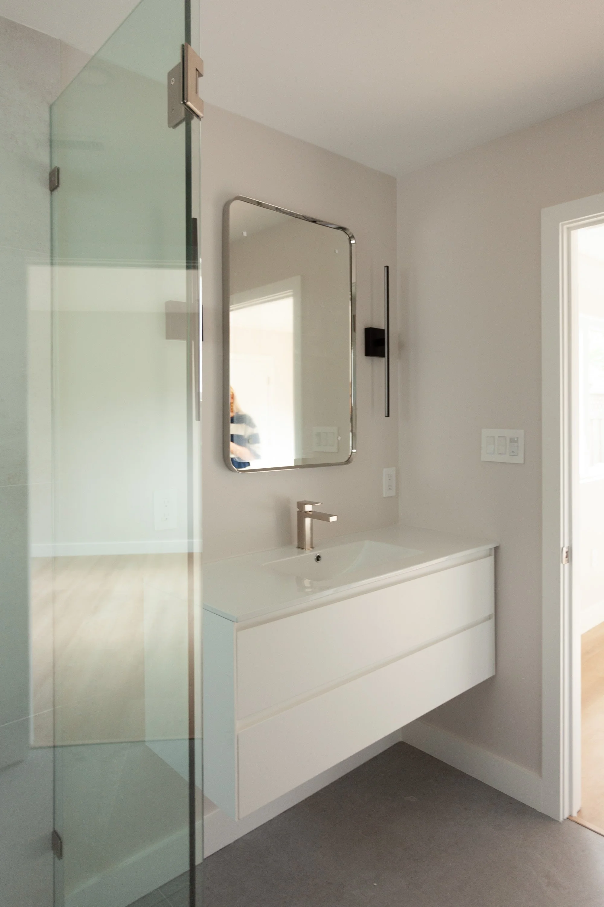 Bathroom Two-5.jpg