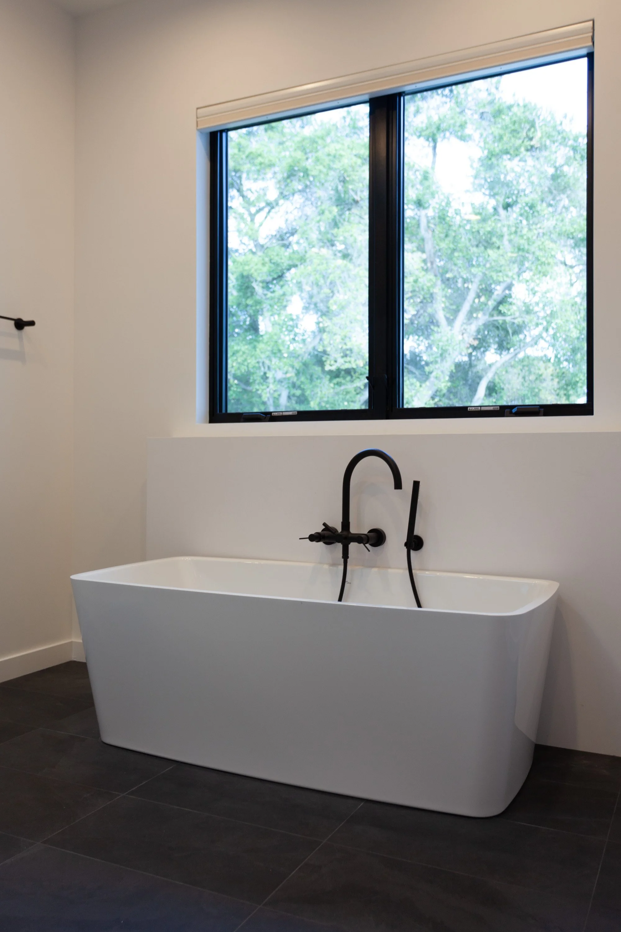 Barhroom Primary-4.jpg