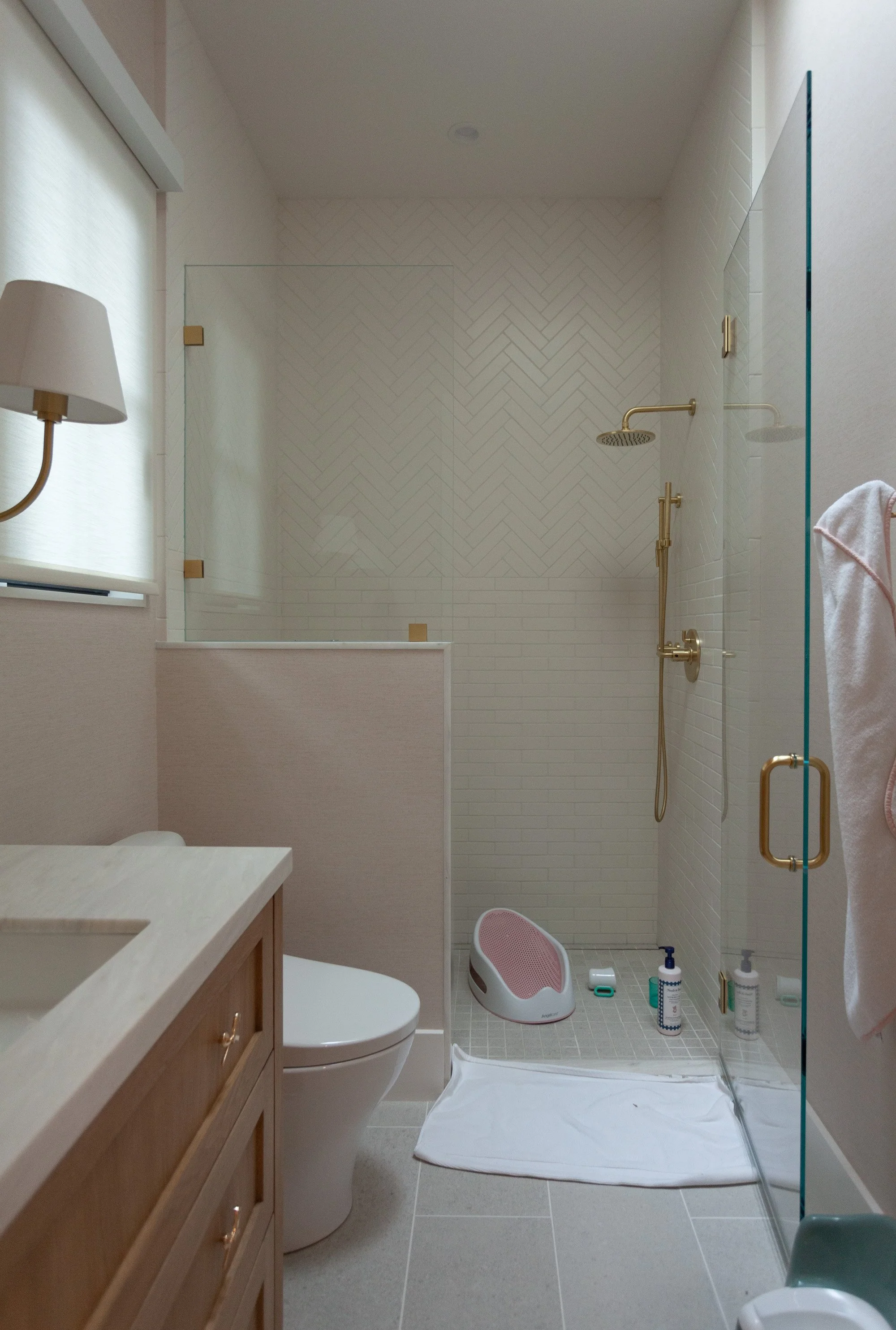 Bathroom Girl-1_AAA.jpg