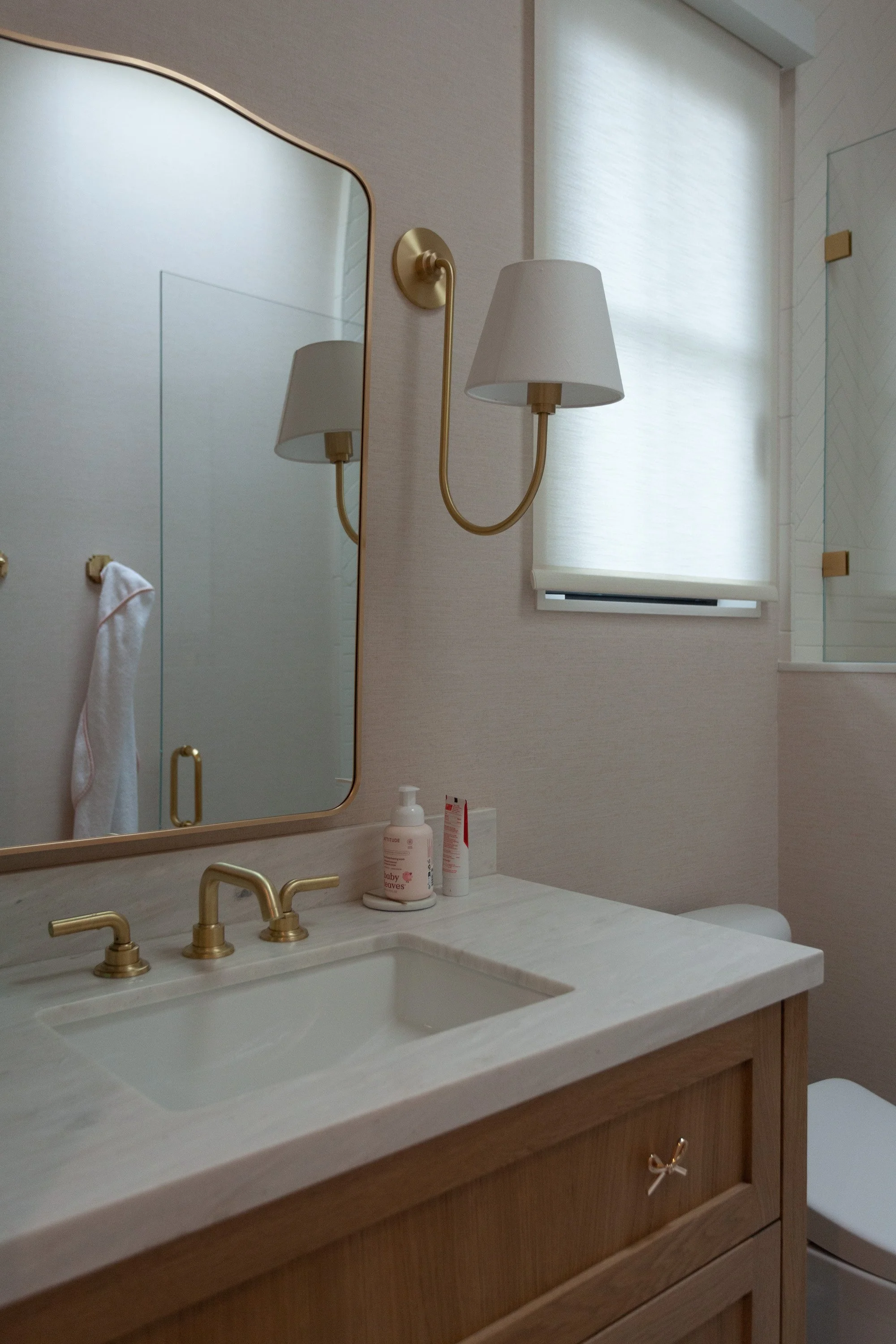 Bathroom Girl-5_AAA.jpg