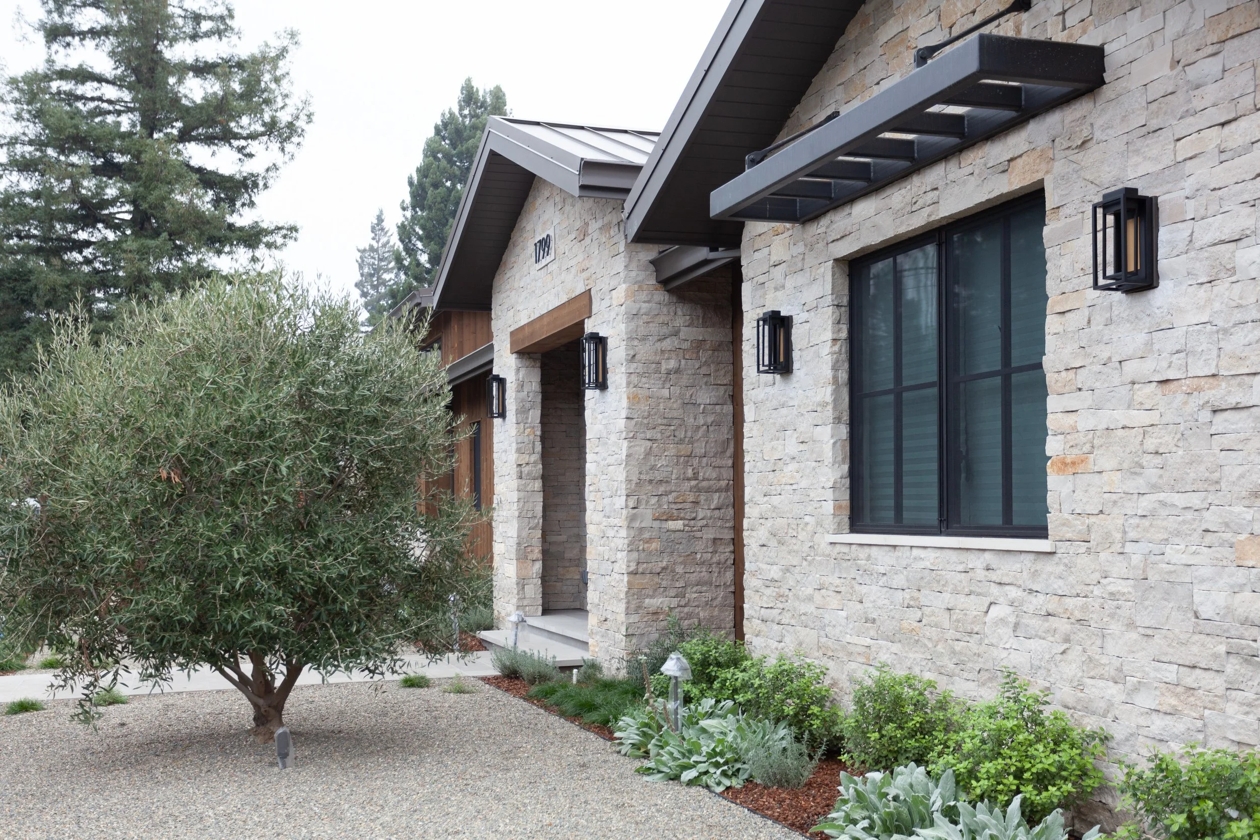 Exterior Front-16_AAA.jpg