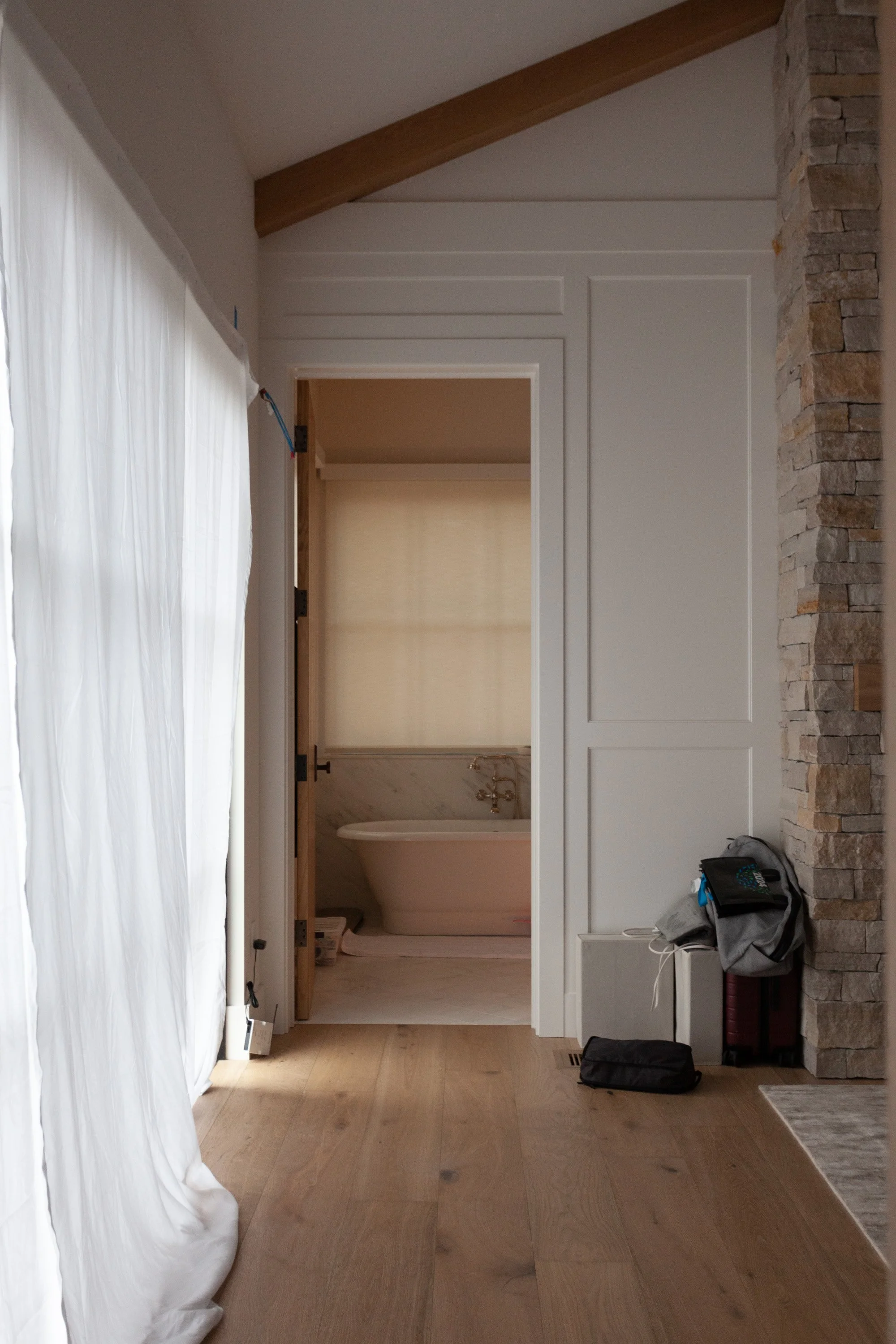 Master Bed-10_AAA.jpg