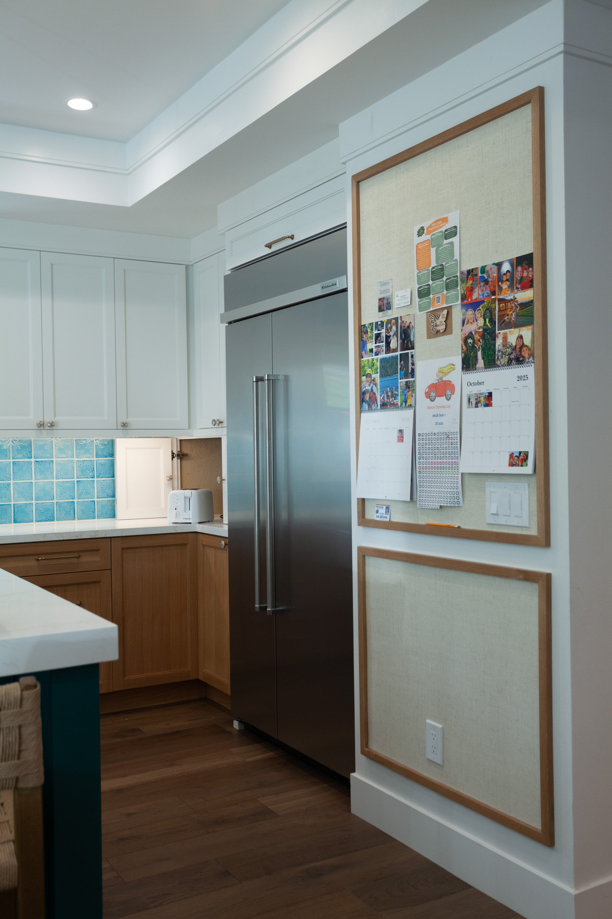 Kitchen-18_bit more Island.jpg