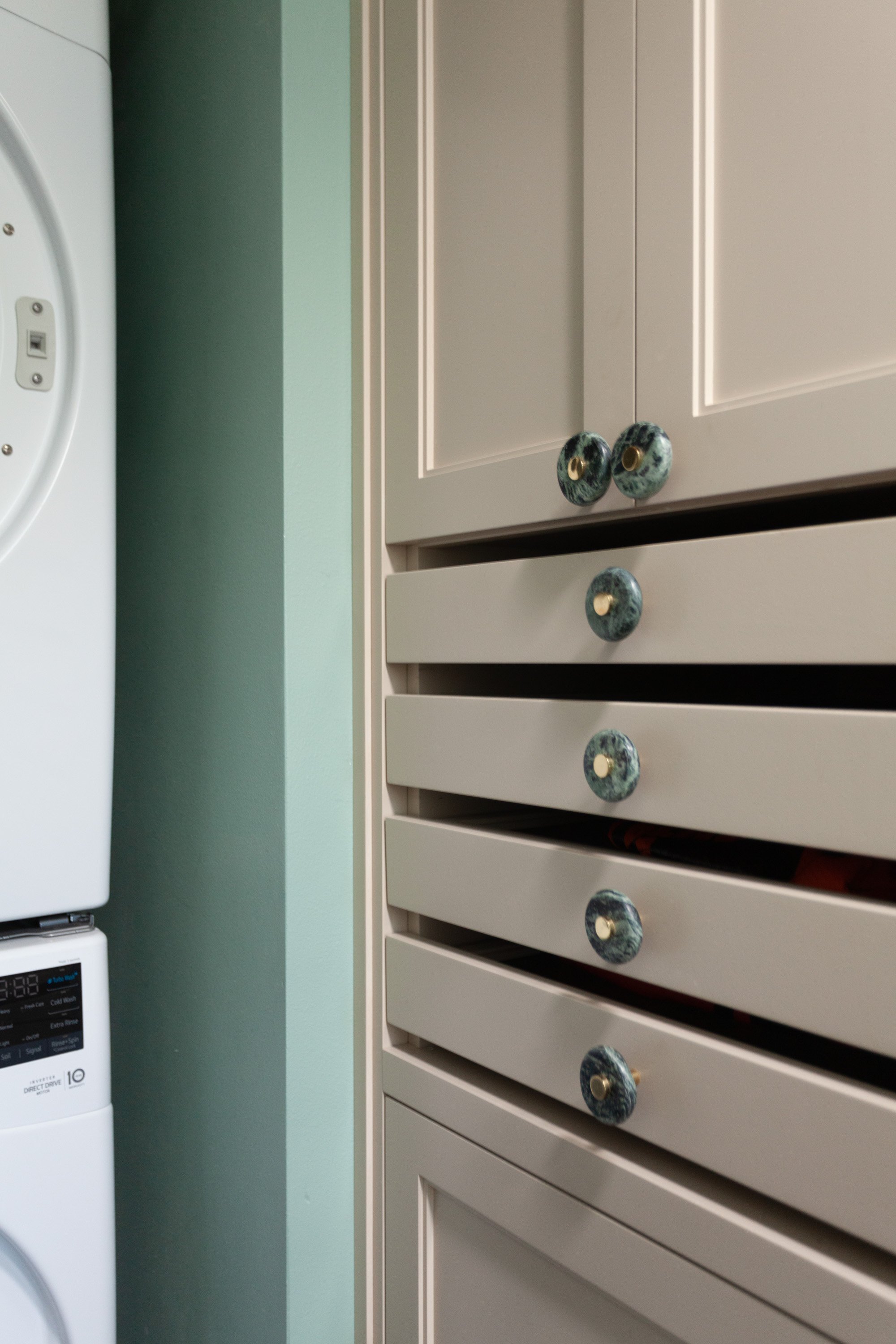 Laundry-4_AAA_with a dryer rack open.jpg