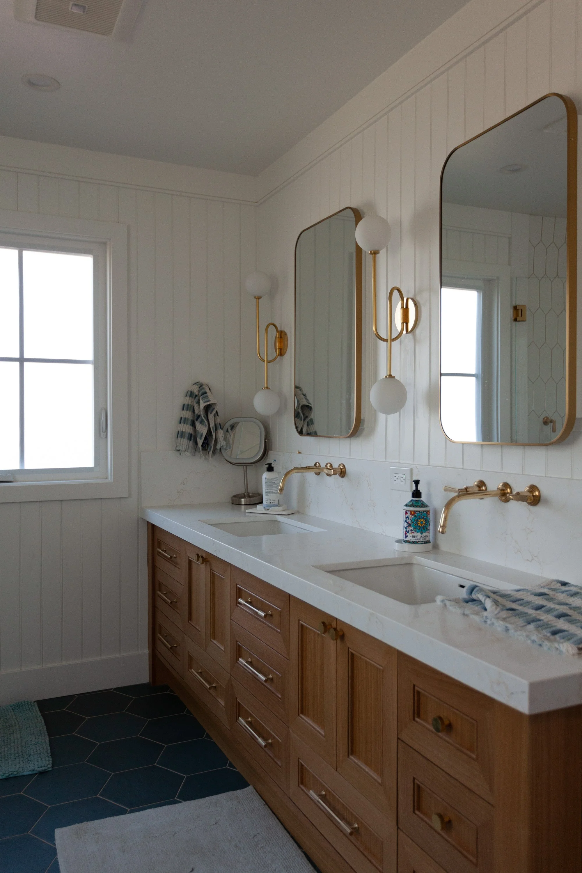 Primary Bathroom-5_AAA.jpg