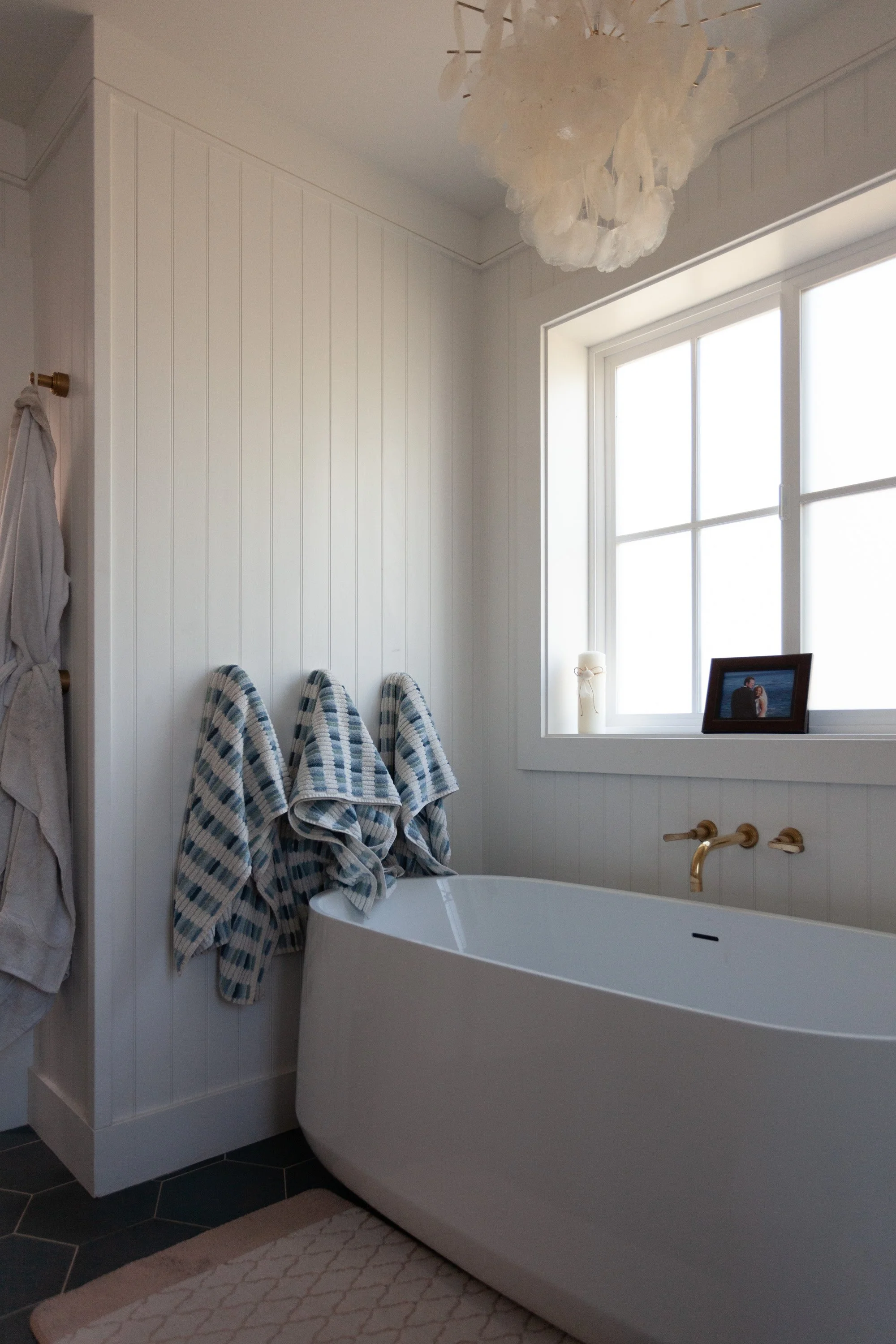 Primary Bathroom-15_AAA.jpg