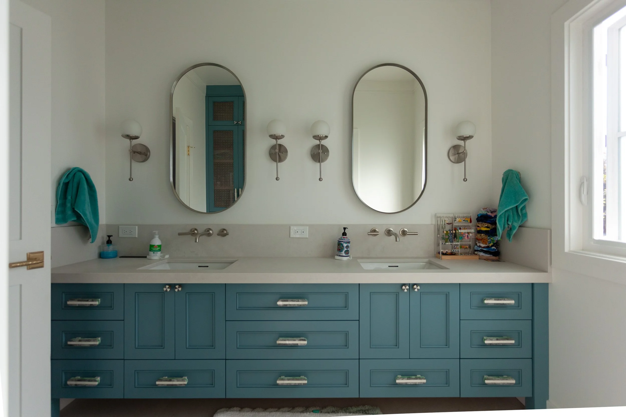 Upstairs Bathroom-4_AAA_more floor.jpg