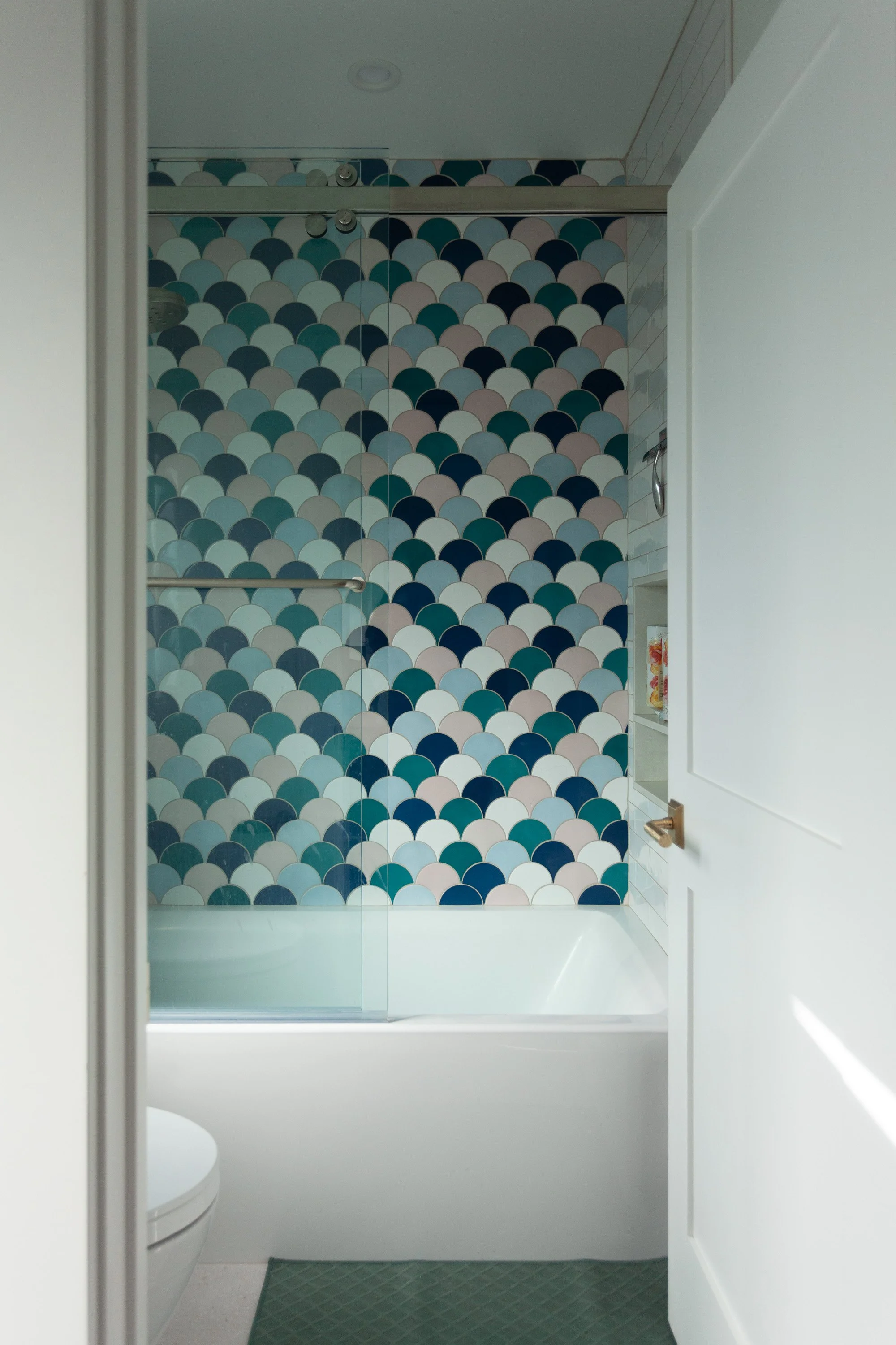 Upstairs Bathroom-11_AAA_more niche.jpg