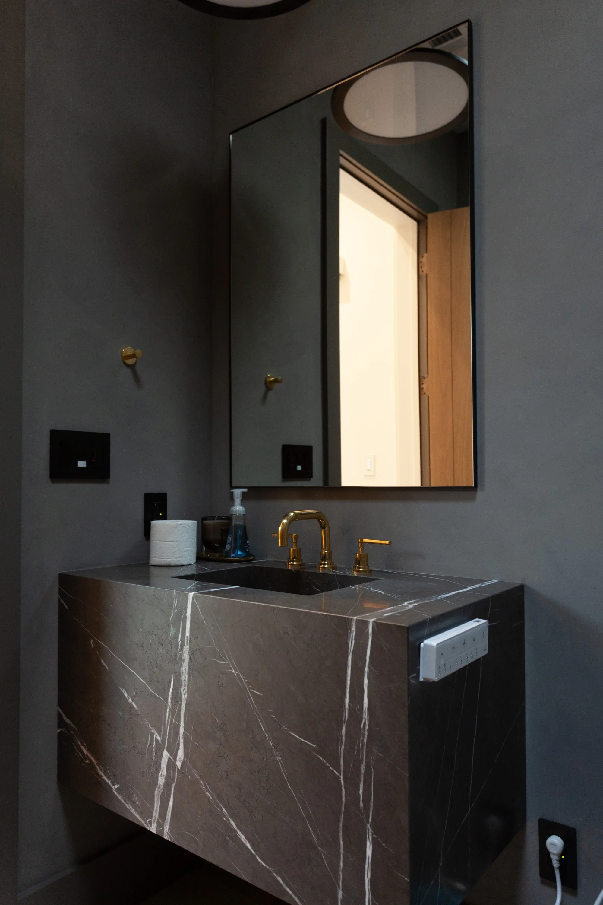 5 Powder One-2_AAA.jpg