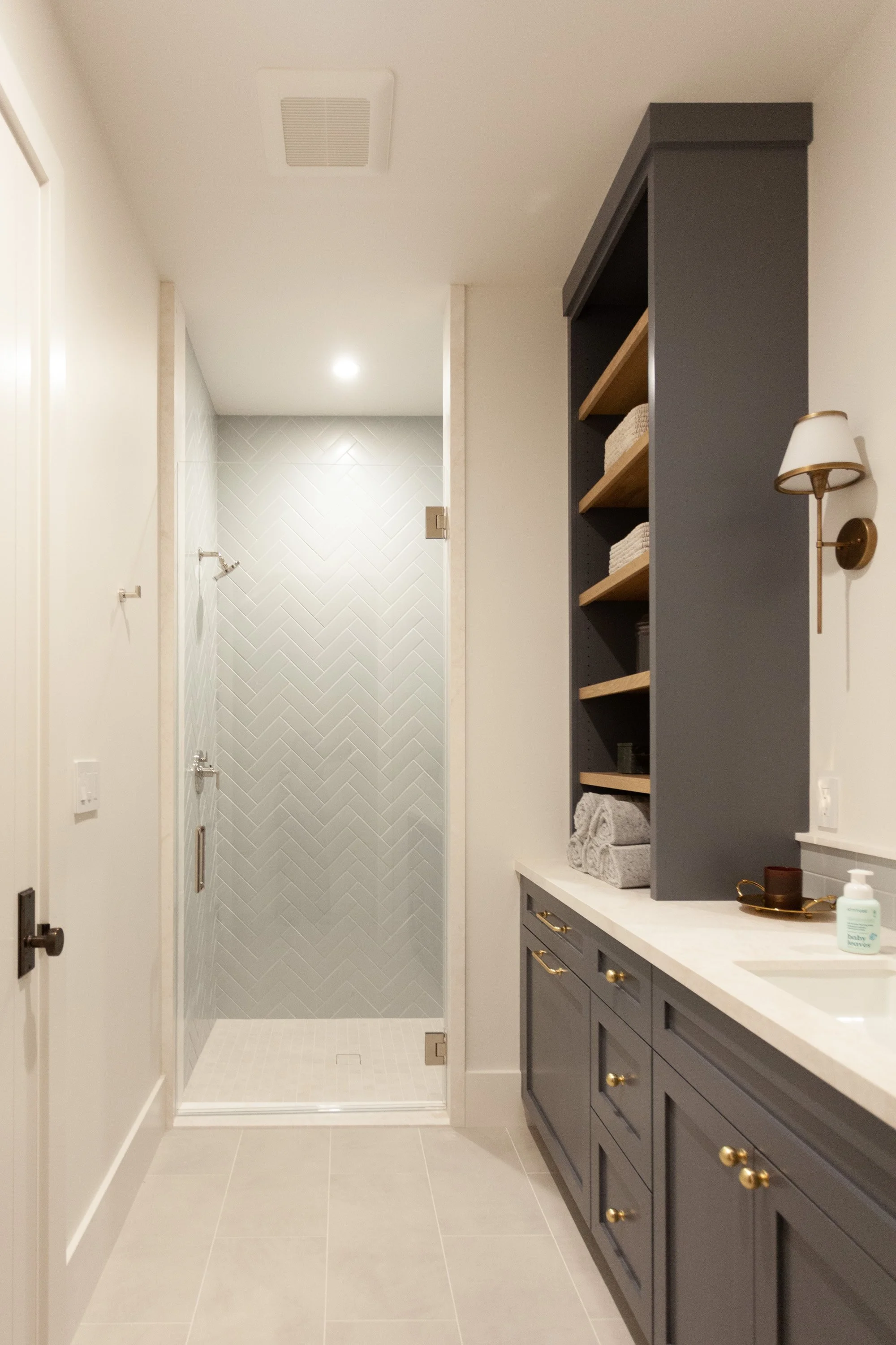 10 Gym Bathroom-6_AAA.jpg