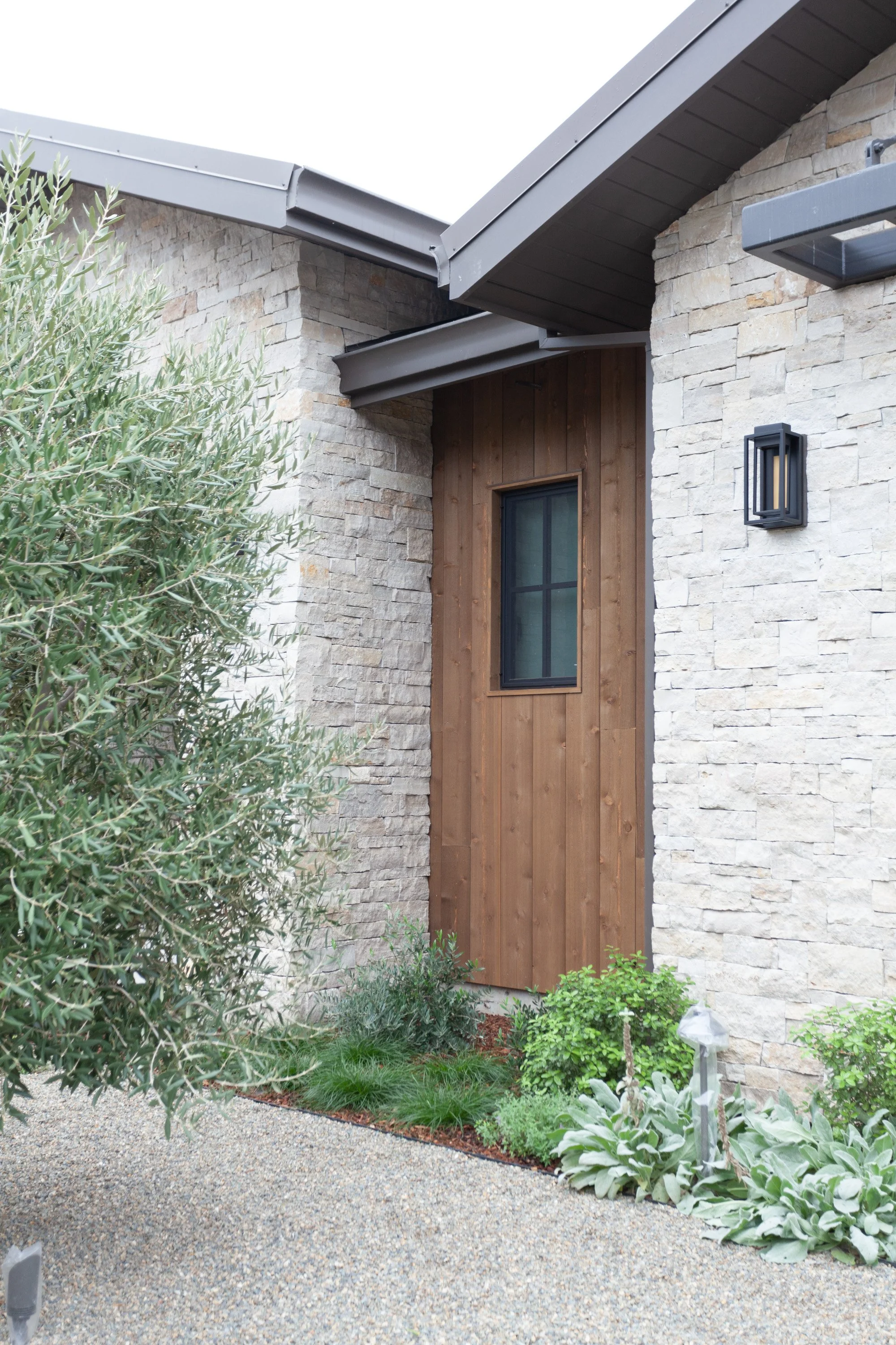 12 Exterior Front-14.jpg