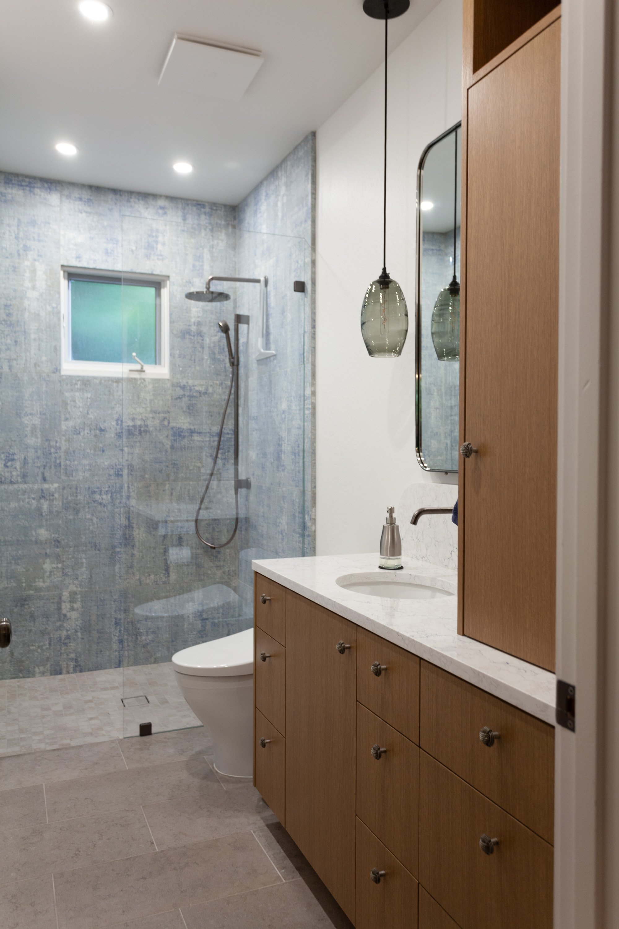 Bathroom Guest-1.jpg