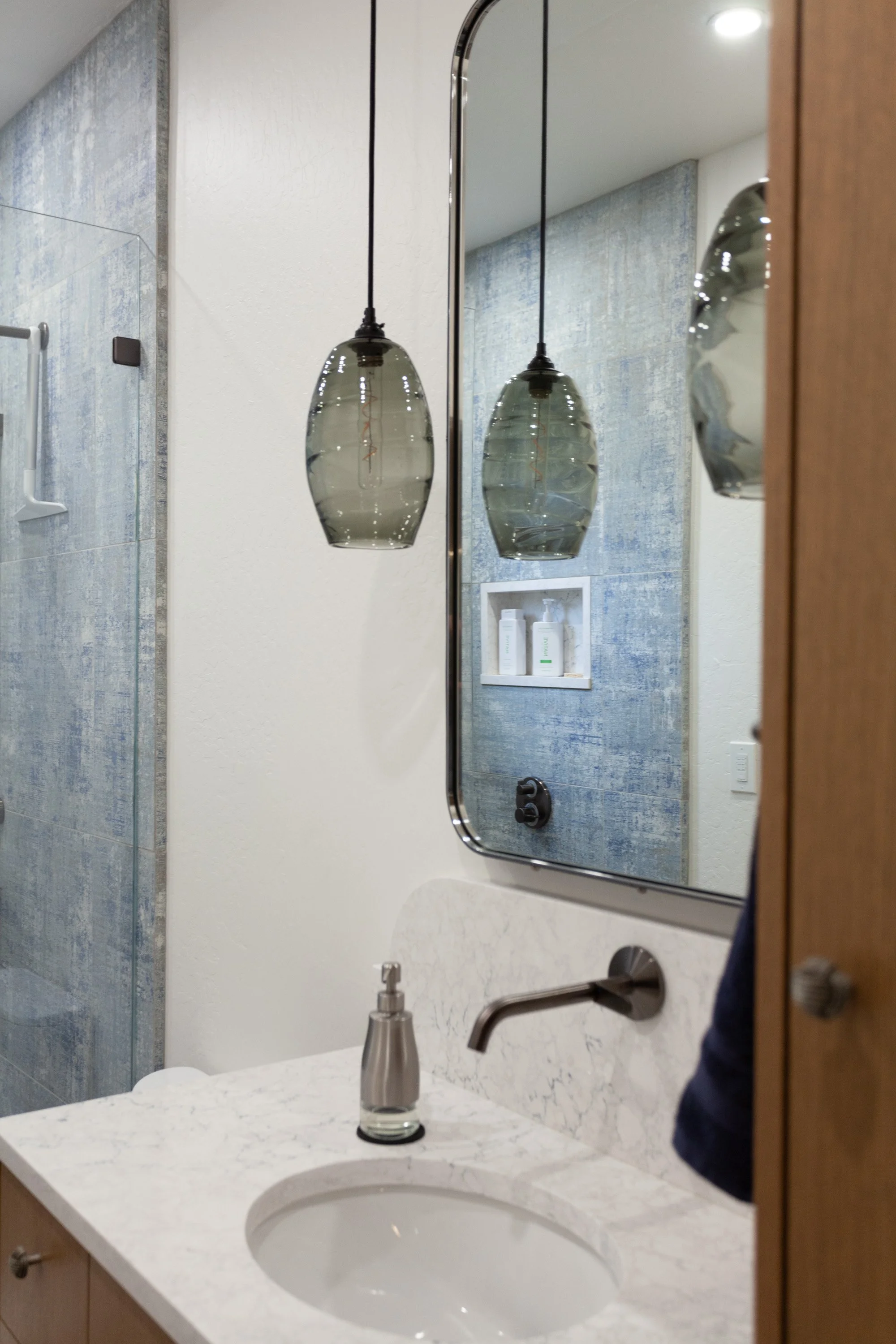 Bathroom Guest-3.jpg