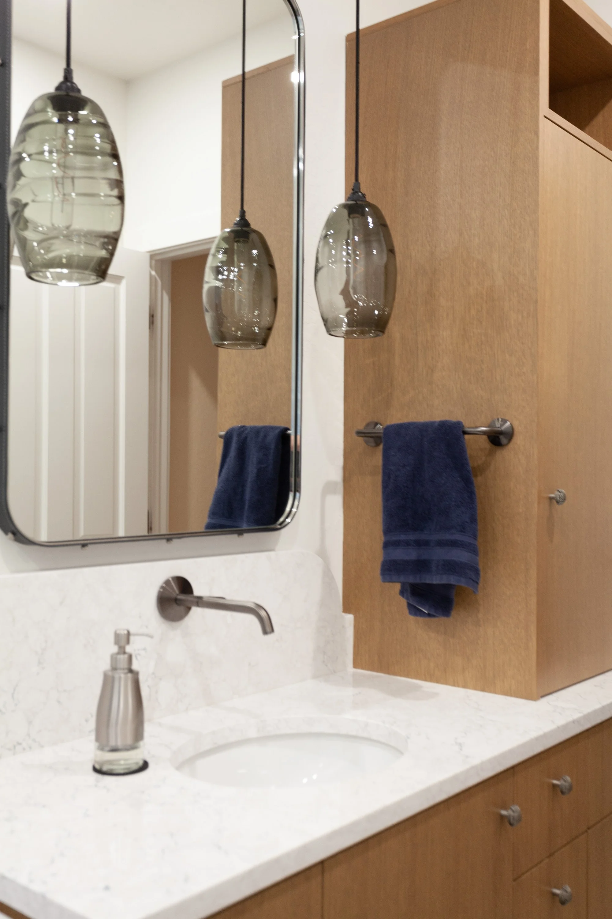 Bathroom Guest-4.jpg