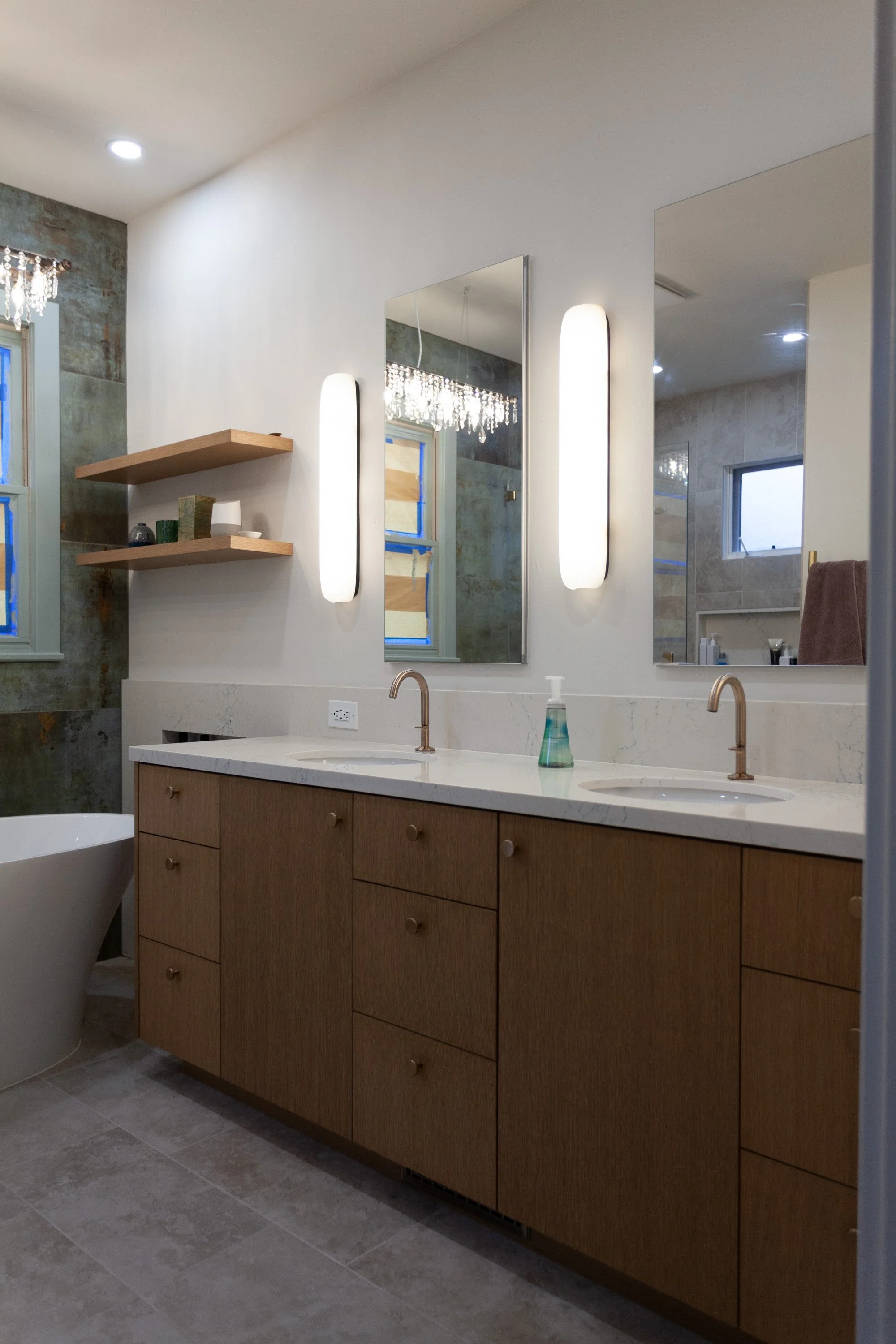 Bathroom Primary-3.jpg