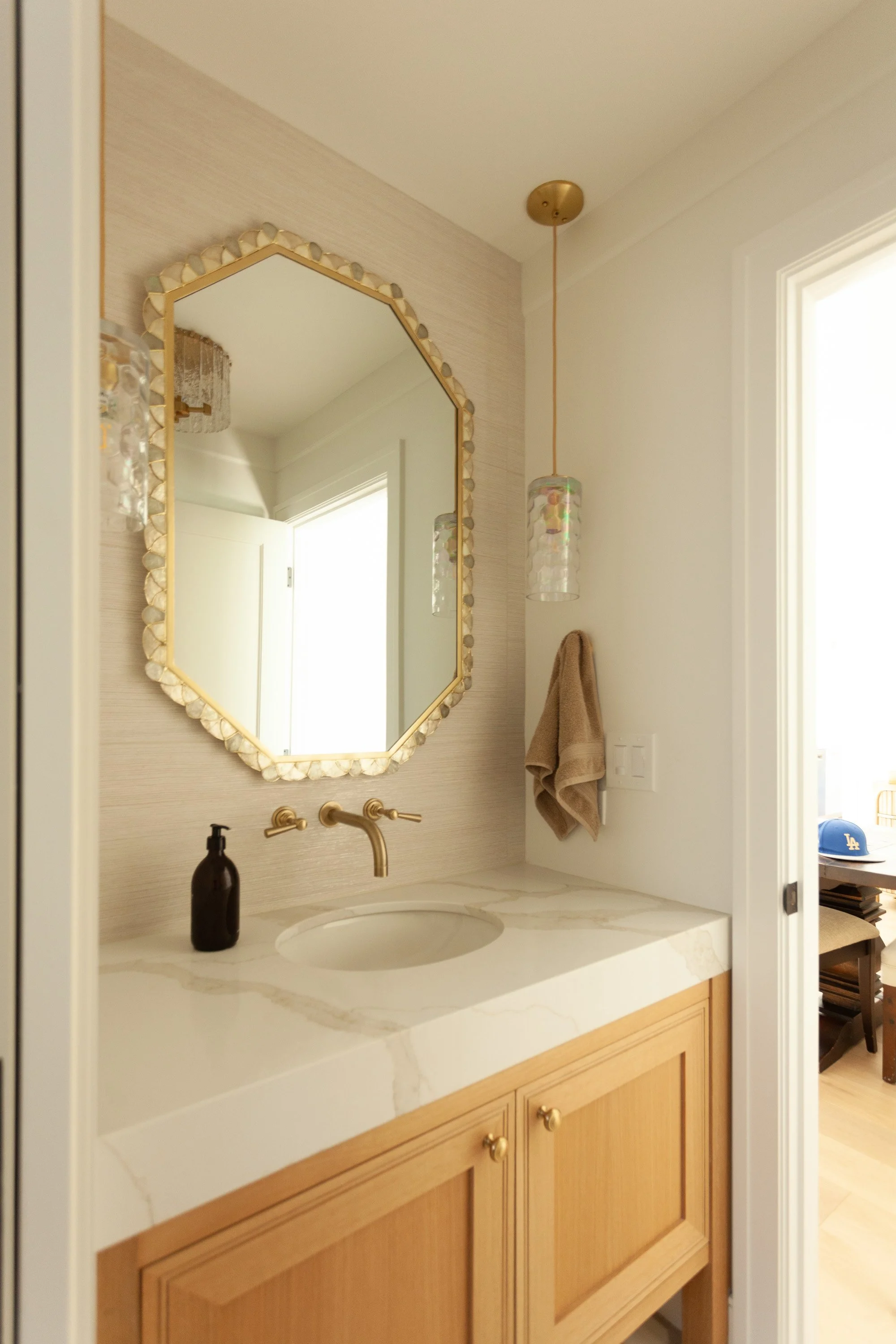 Downstairs Bath-1_AAA.jpg