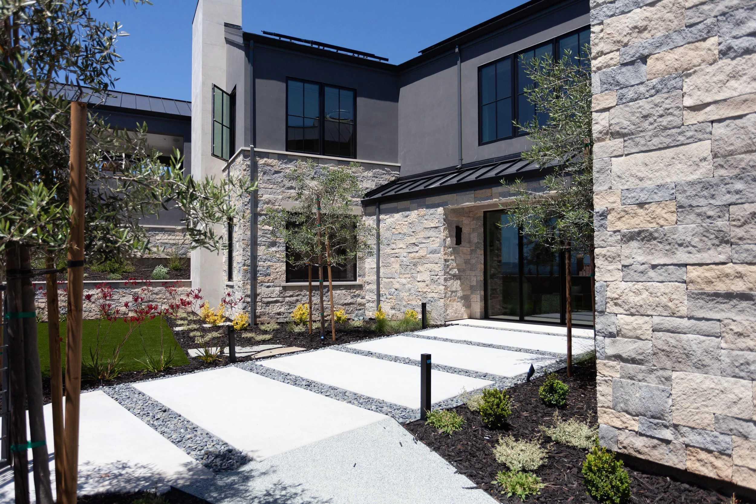 ZExterior Front-6.jpg