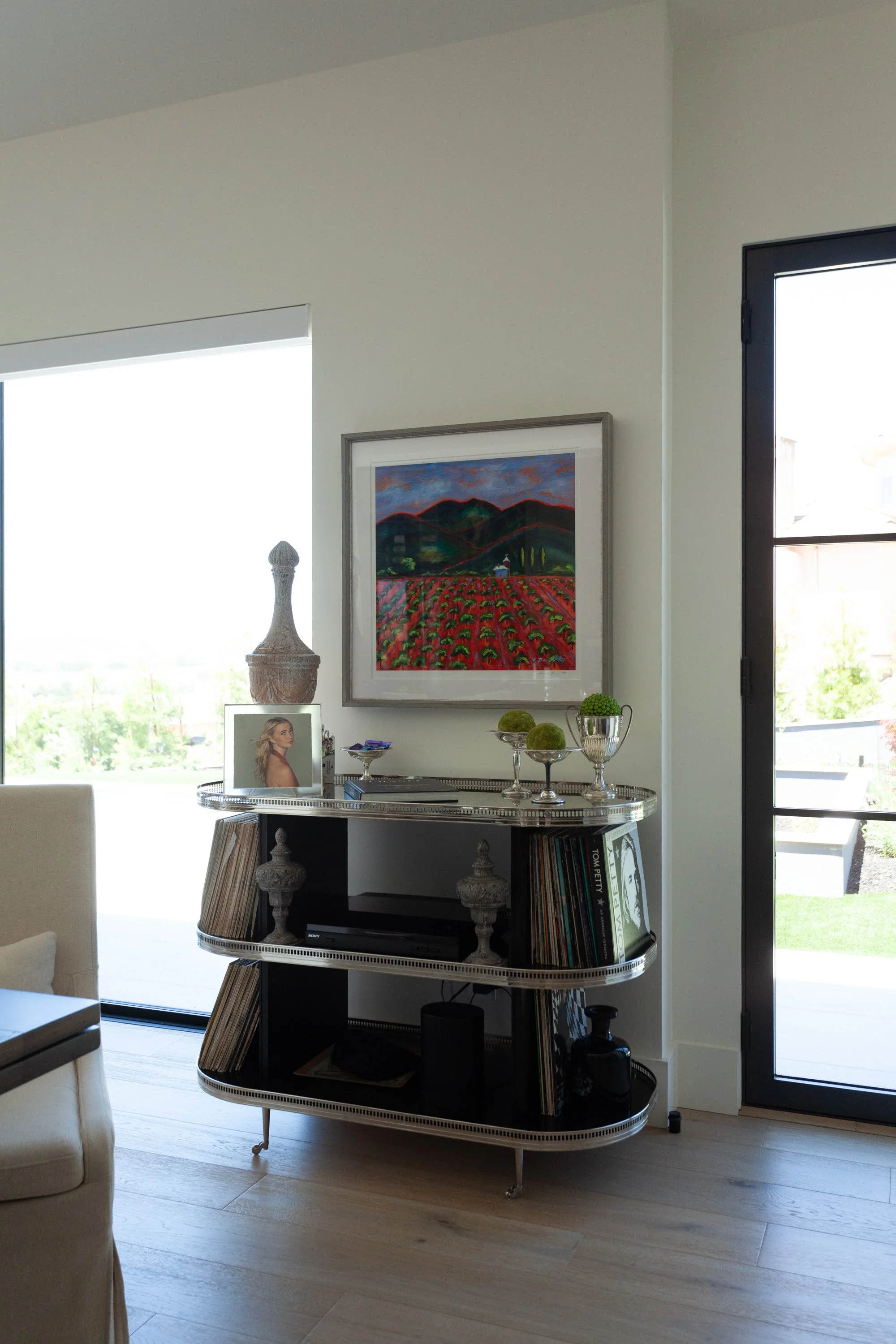 Living Room-12.jpg