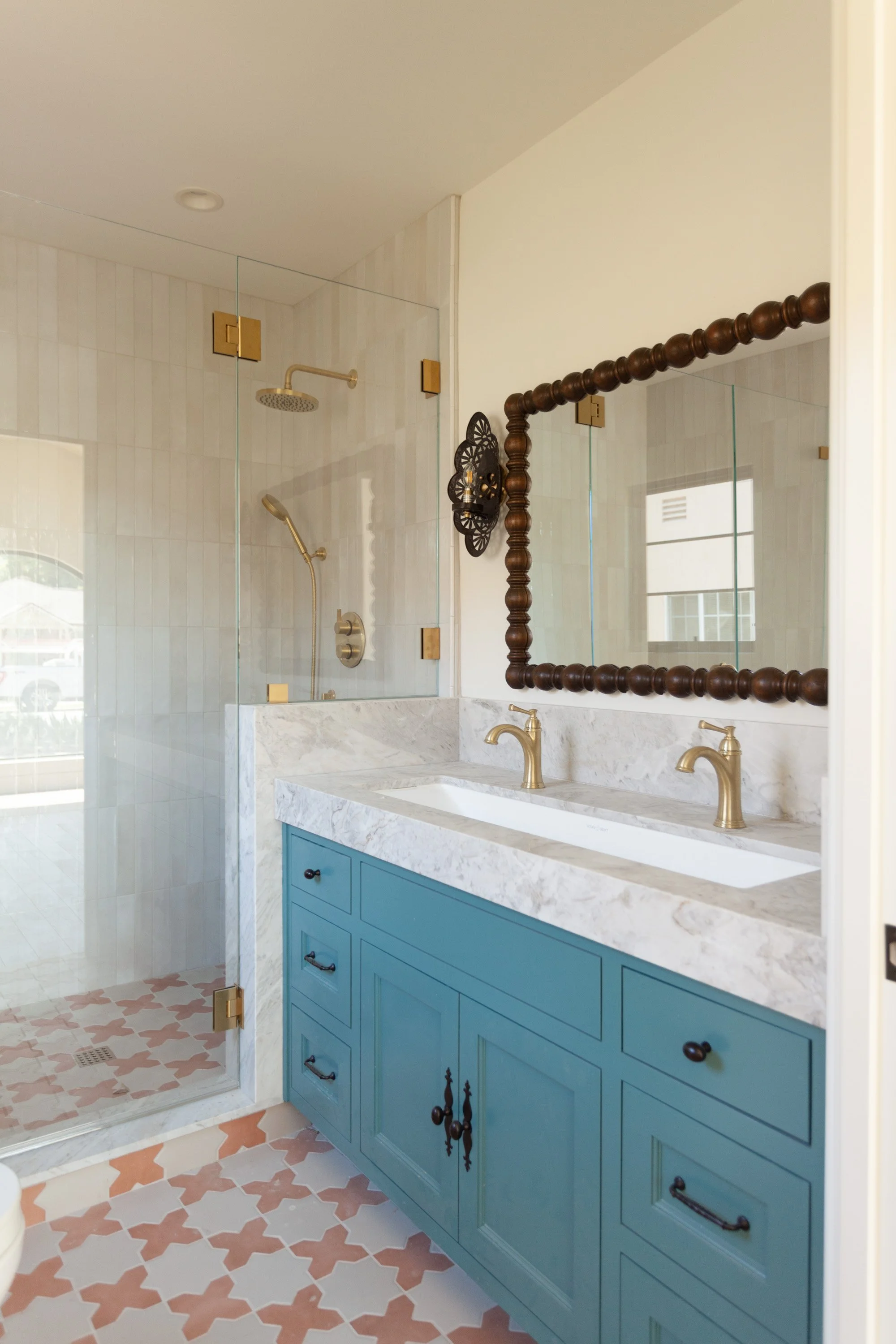 Guest Bathroom-1.jpg