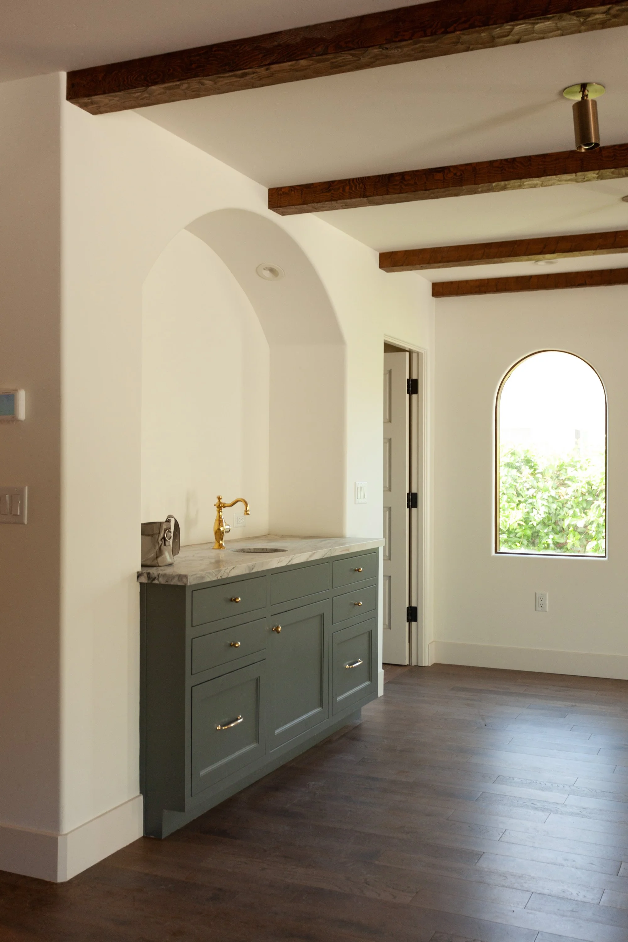 Kitchen_Bar-5.jpg
