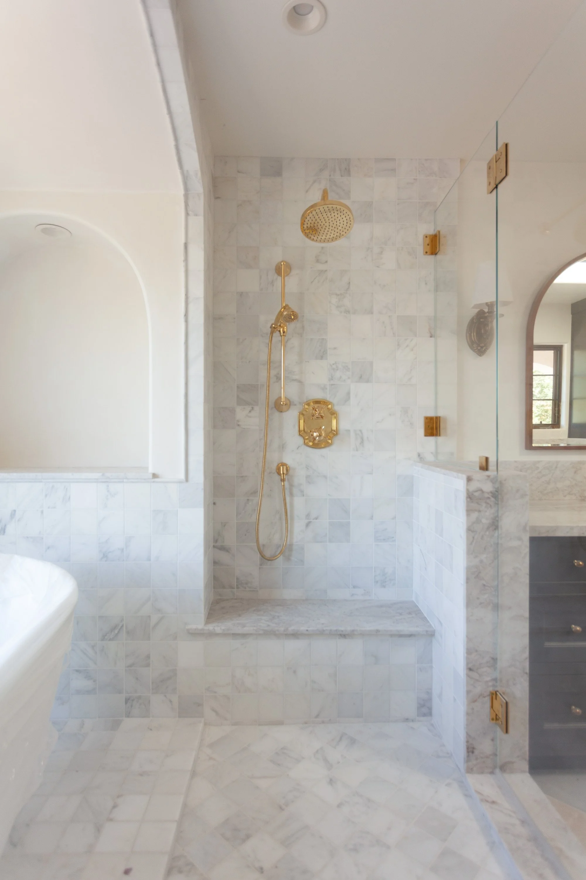 Primary Bathroom-5.jpg
