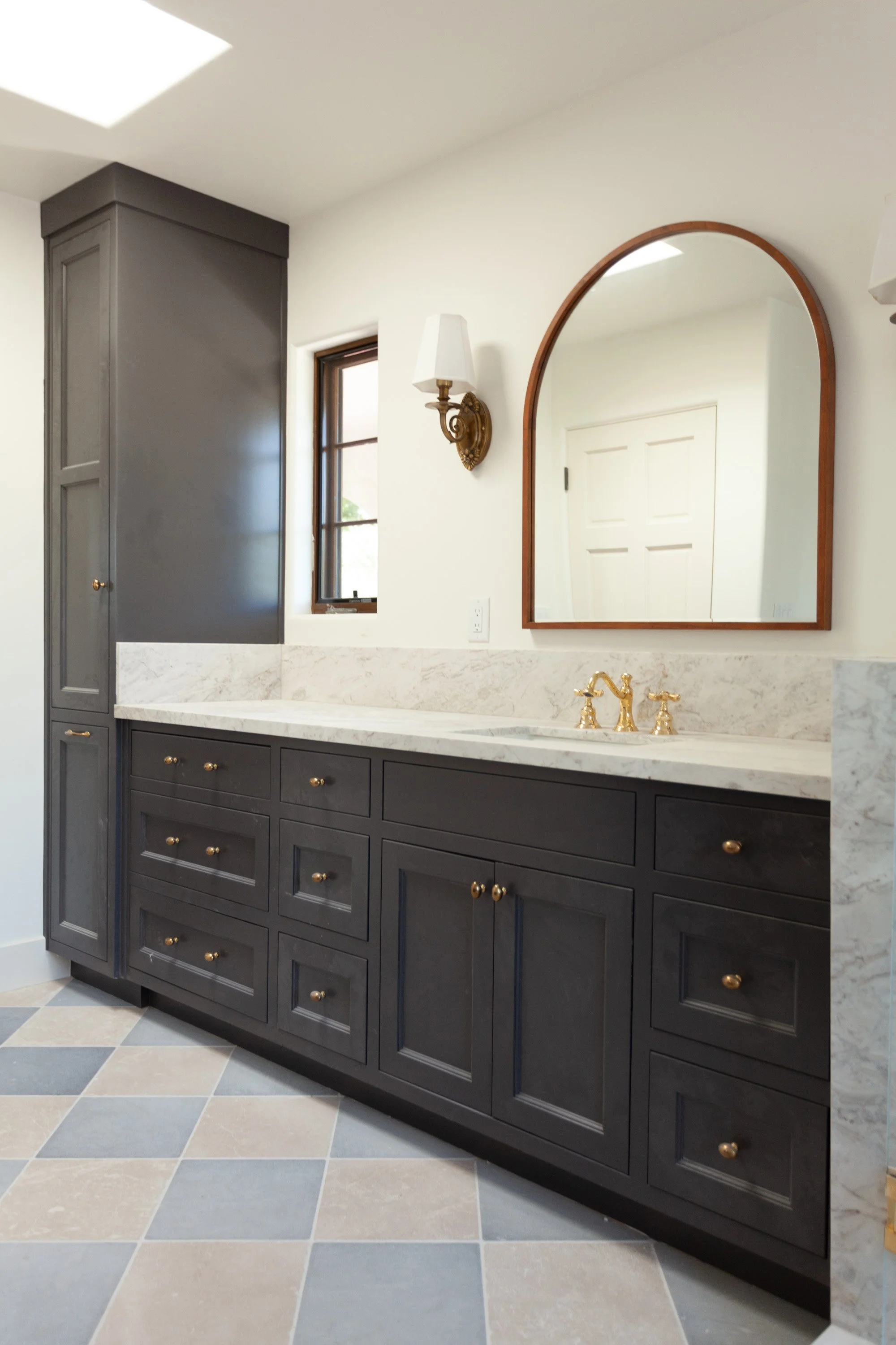 Primary Bathroom-10.jpg