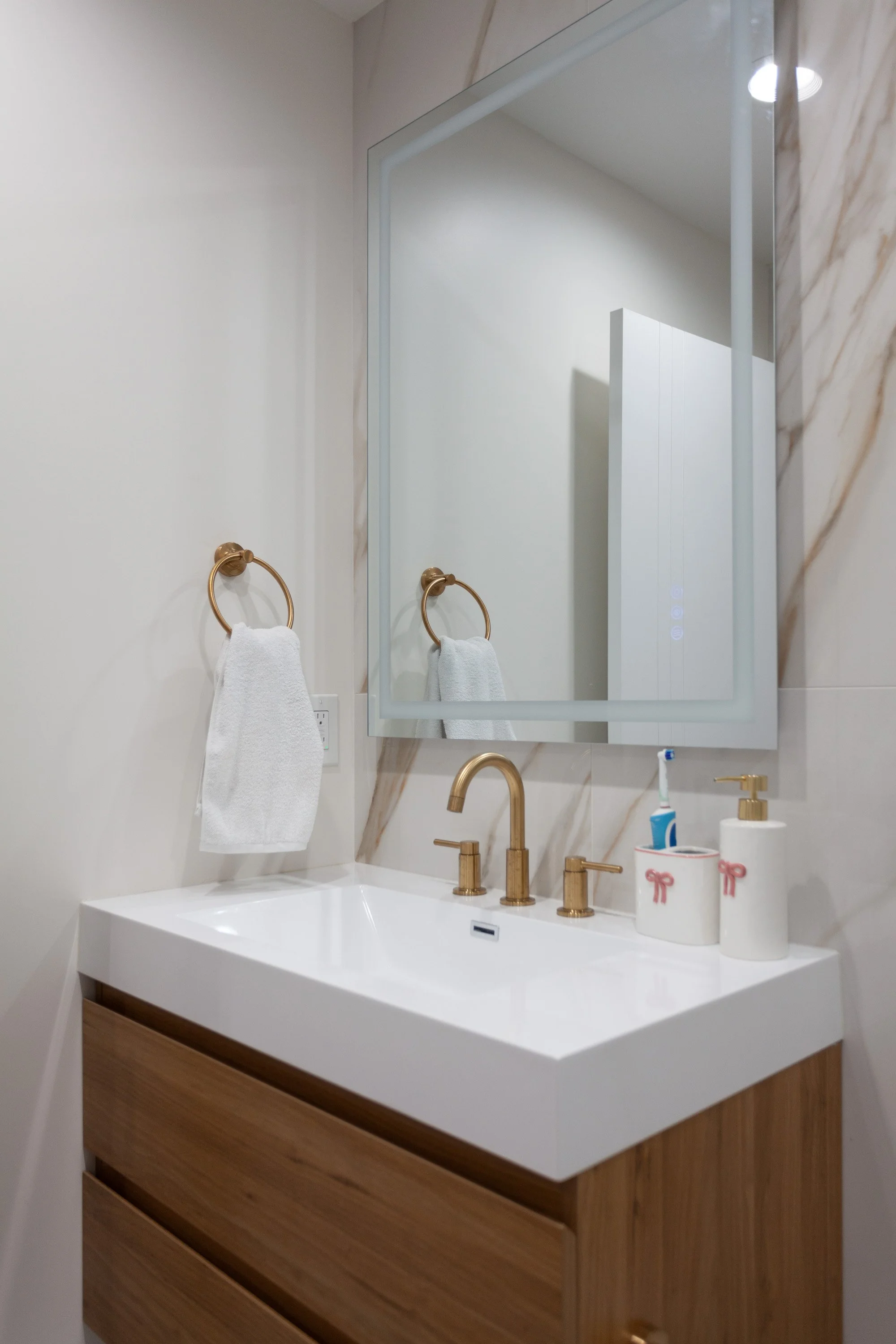 Bathroom_Primary-3.jpg