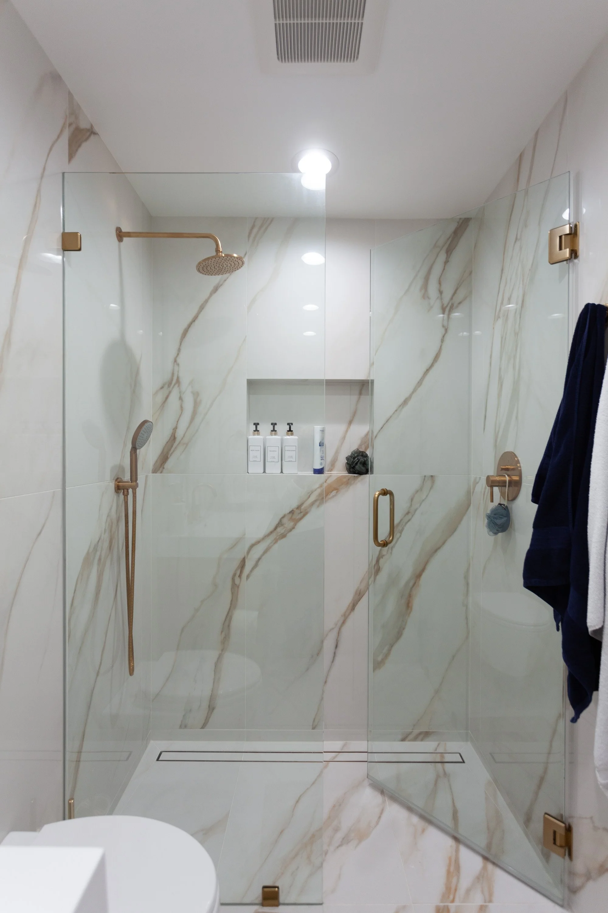 Bathroom_Primary-4.jpg